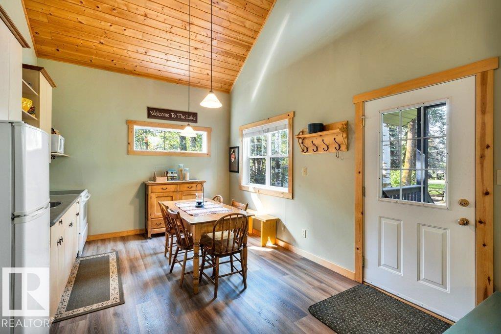 188 Lakeshore Drive, S.V. Grandview - Image 20