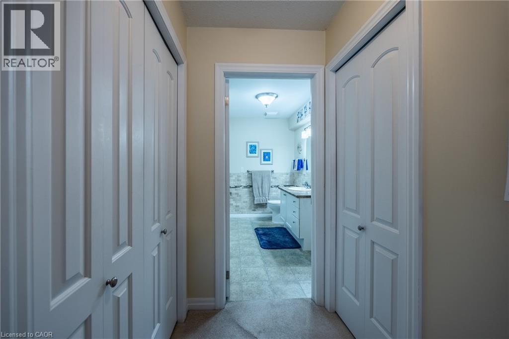 #8 93 ELMHURST Avenue - 16