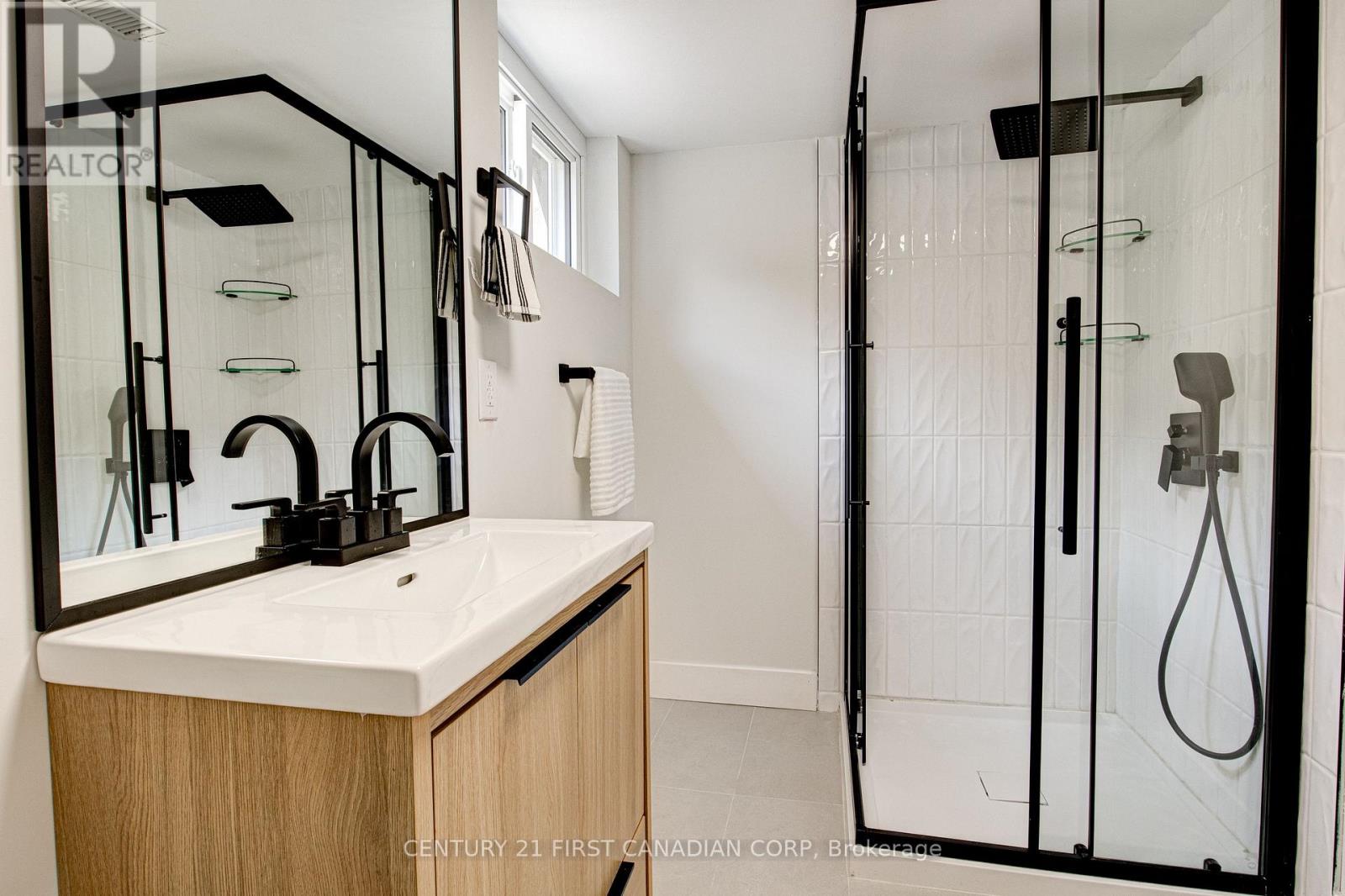 189 EIGHTH AVENUE - 44