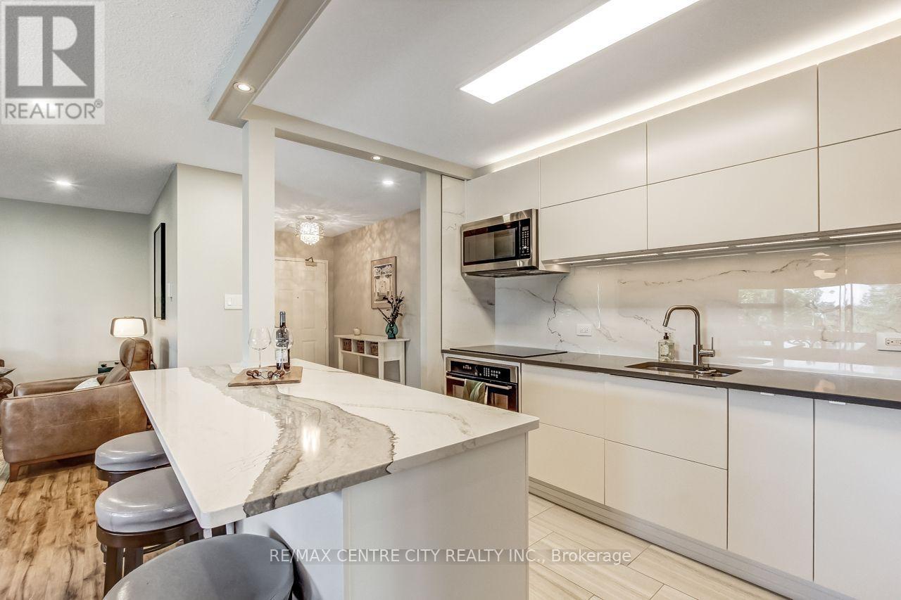 #302 549 RIDOUT STREET N - 9