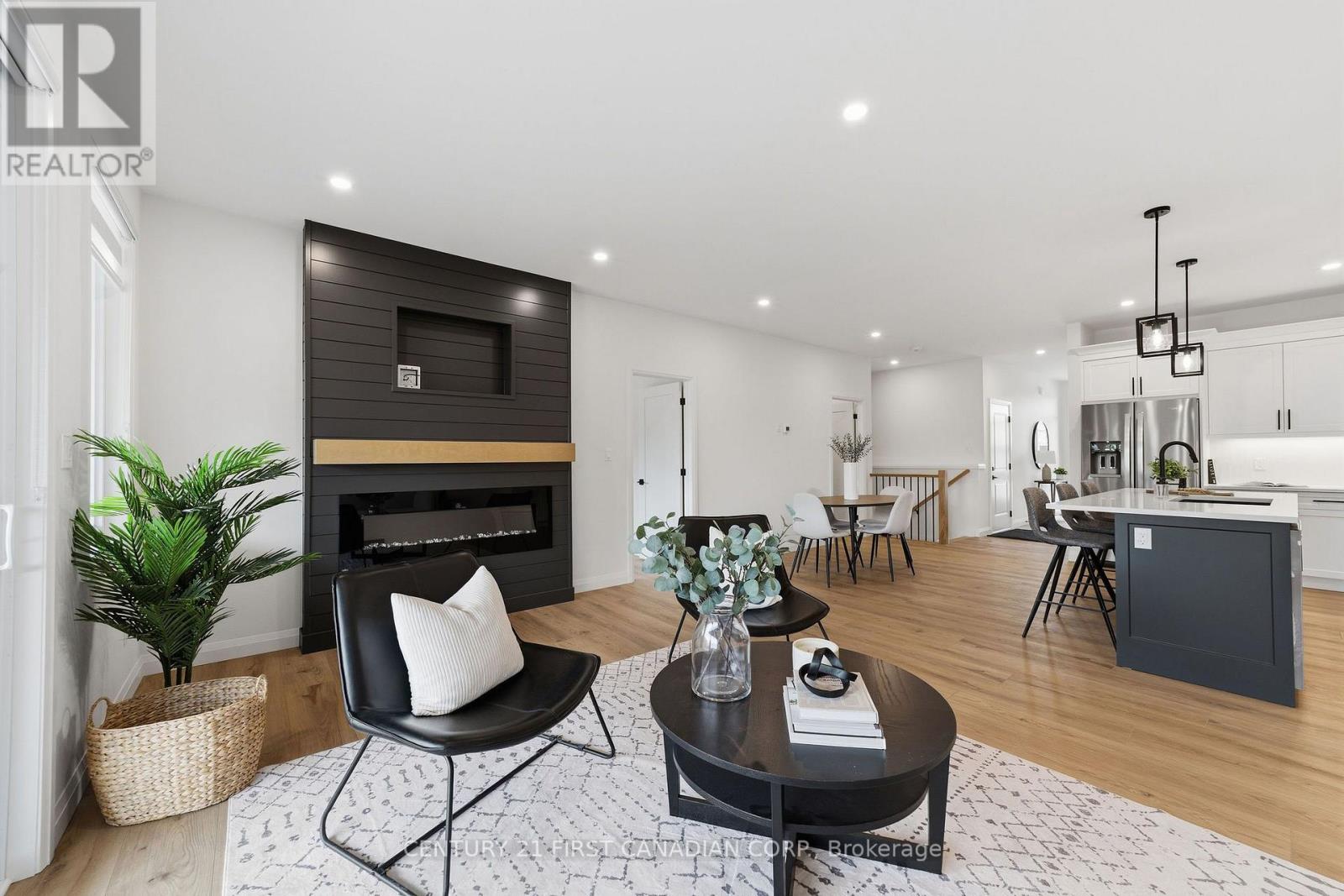 #18 32 POSTMA STREET - 14