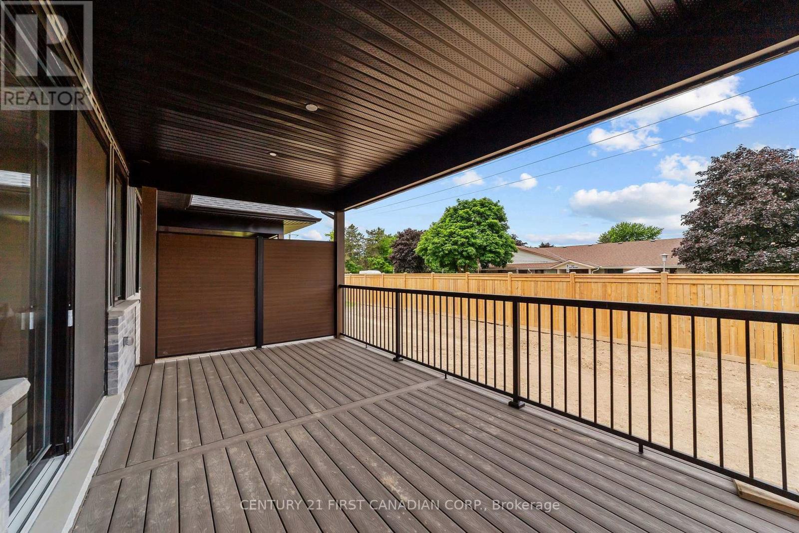 #18 32 POSTMA STREET - 19