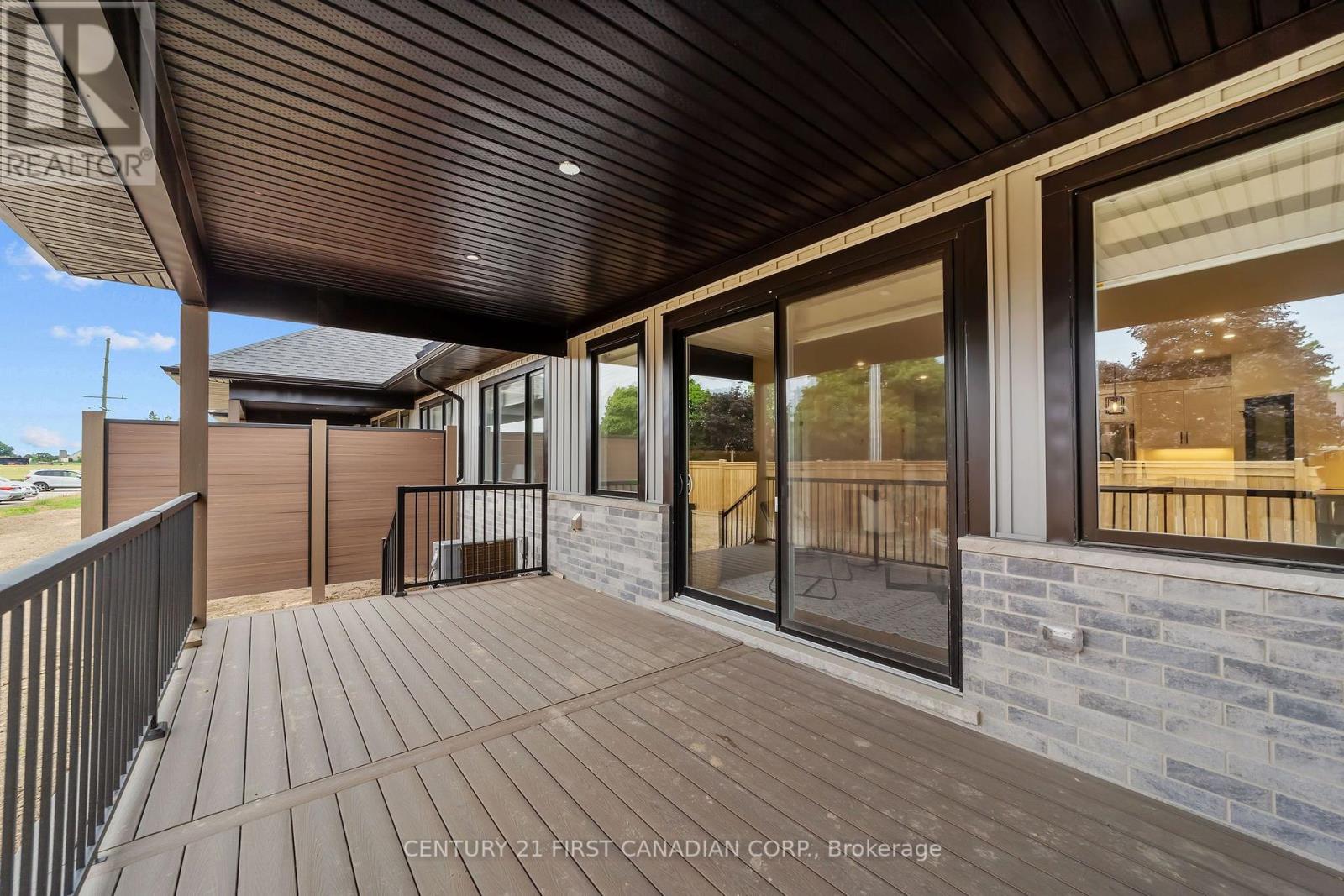 #18 32 POSTMA STREET - 20