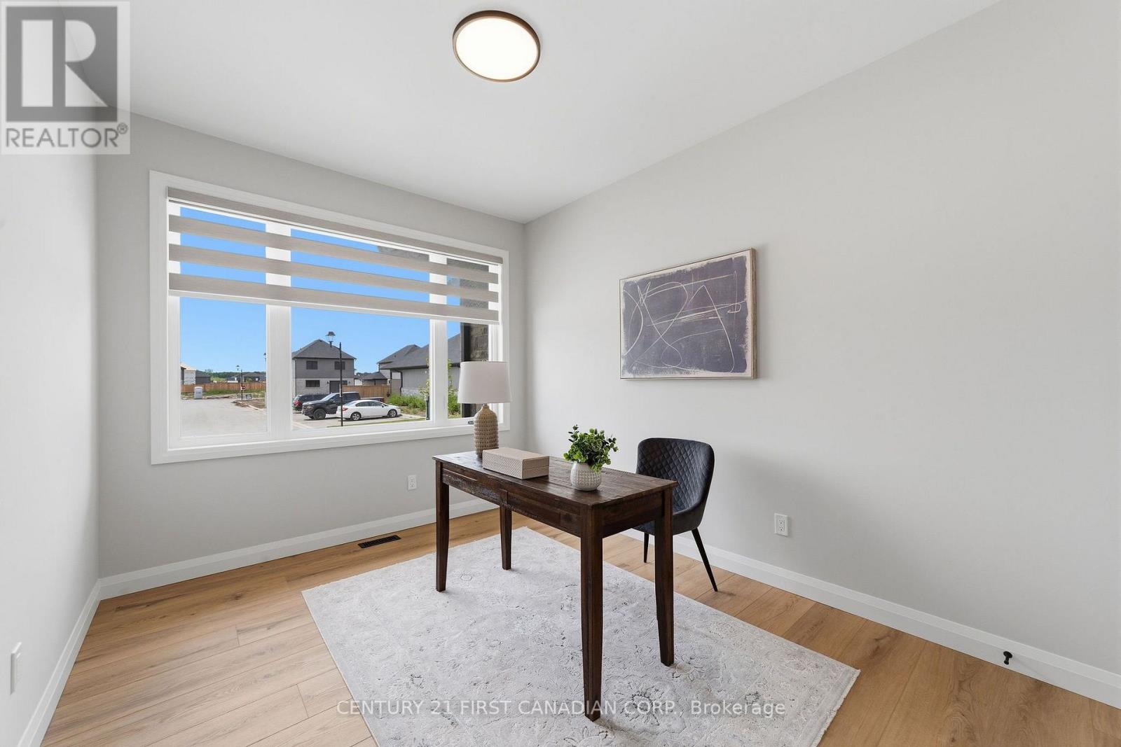 #18 32 POSTMA STREET - 5
