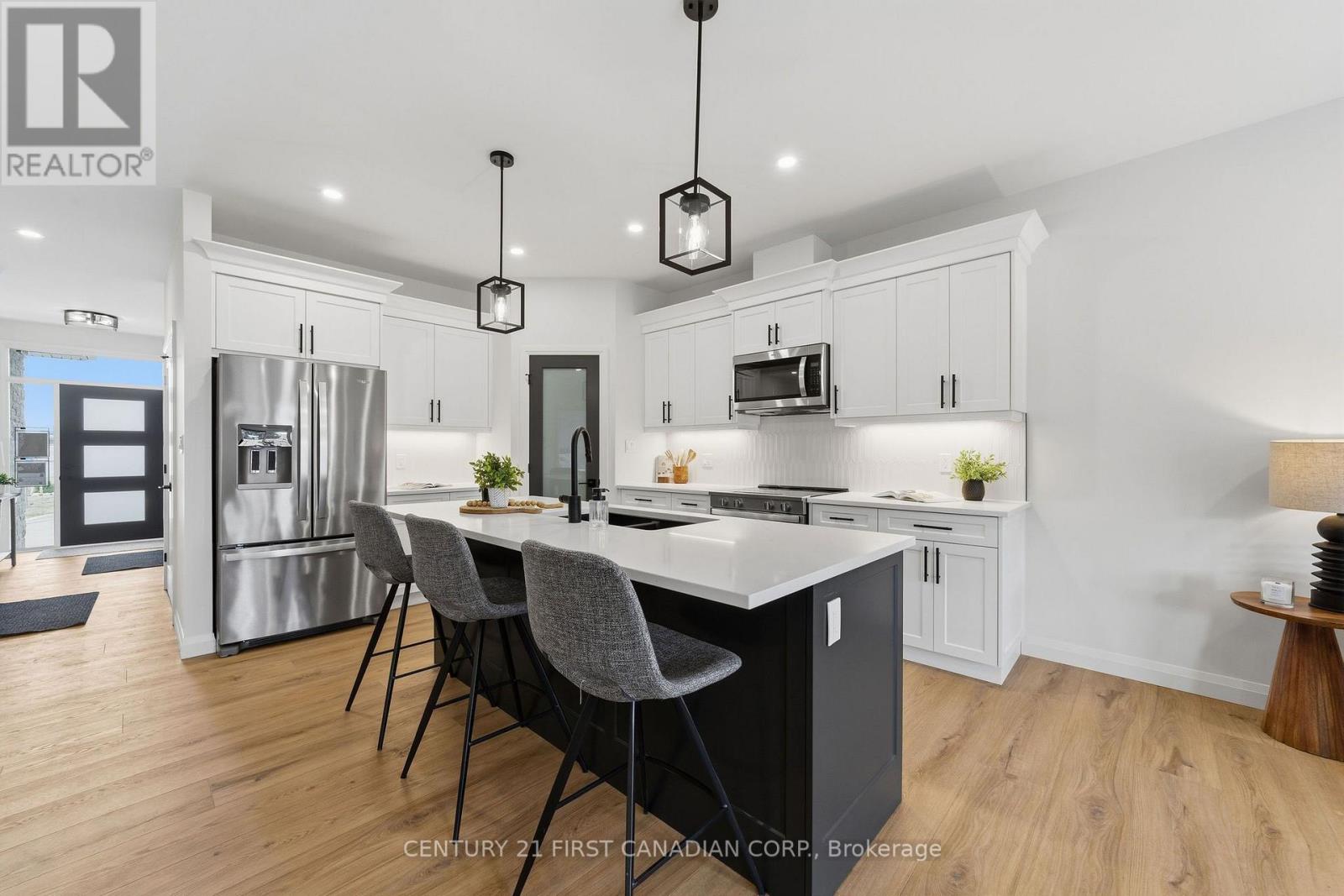 #18 32 POSTMA STREET - 9