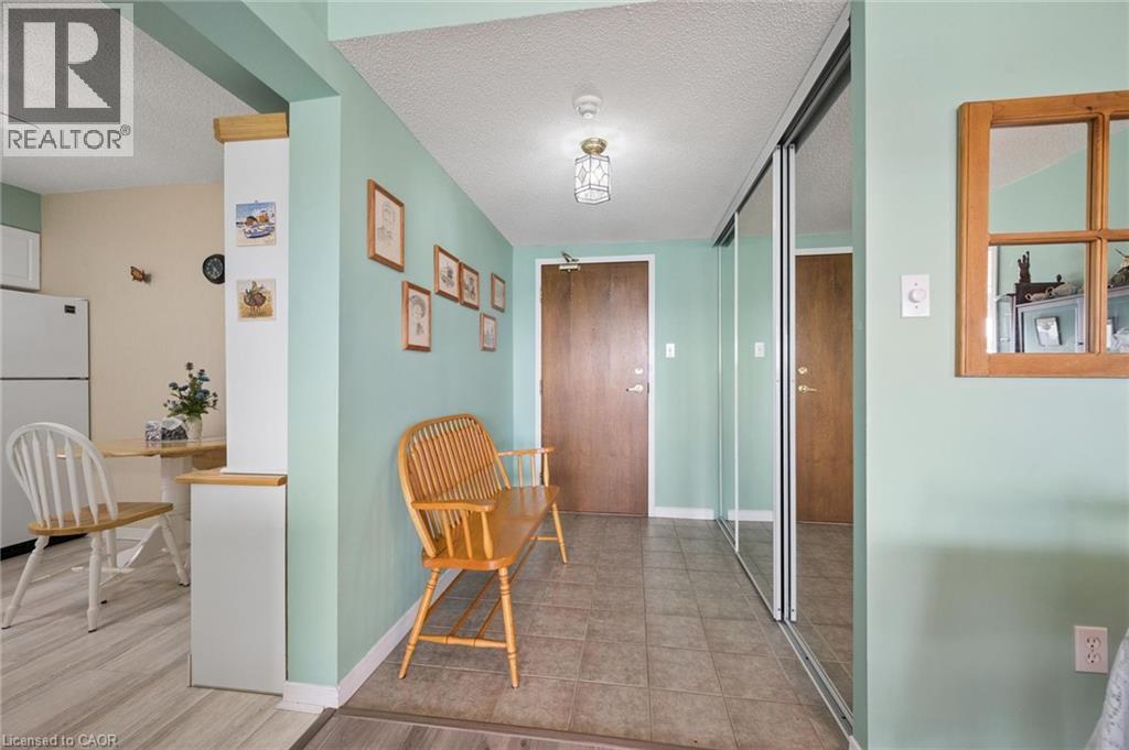 #1112 3227 KING Street E - 4