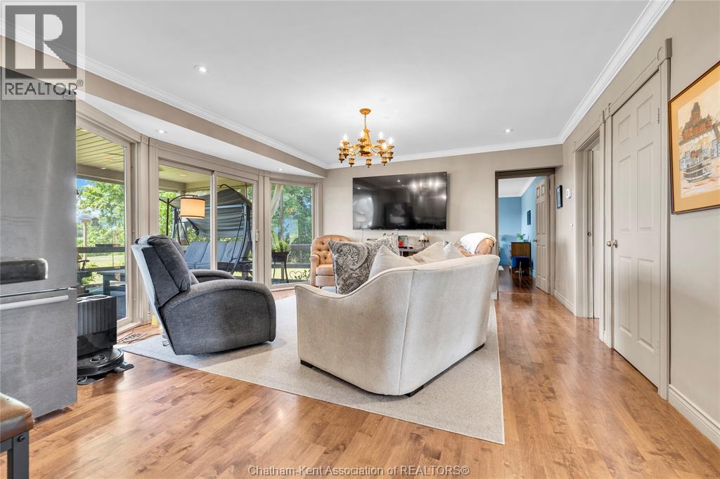 4979 Lambton LINE - 15