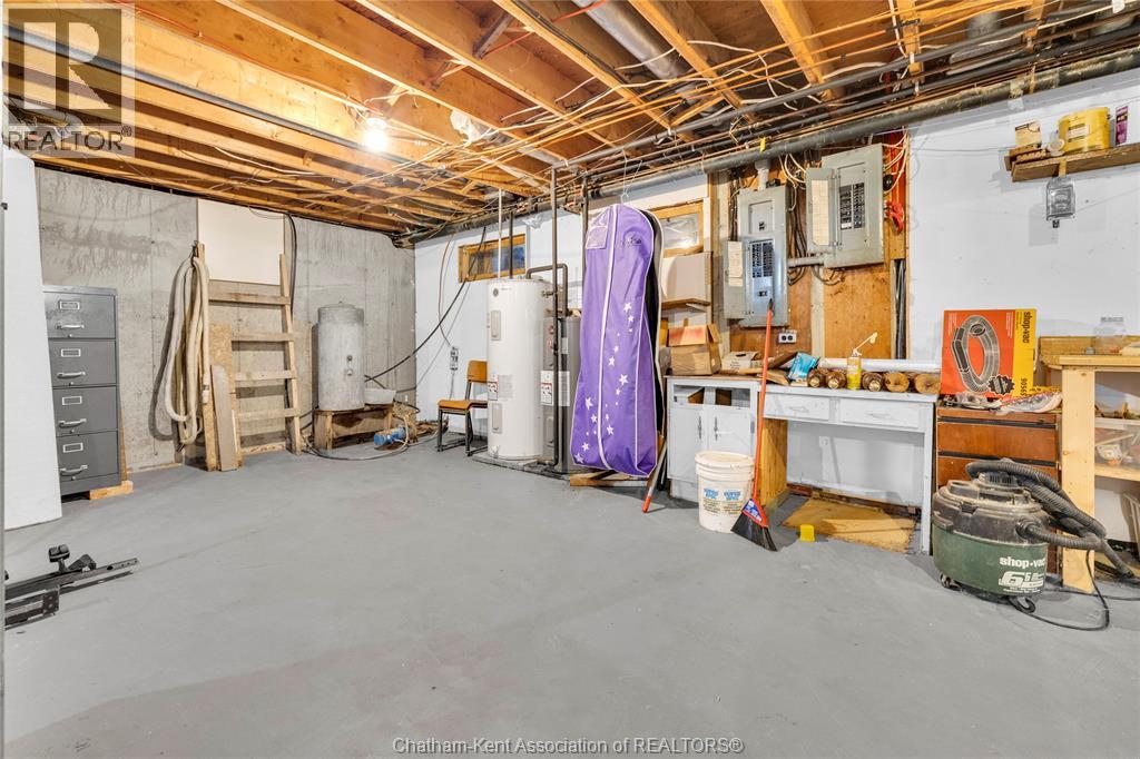 4979 Lambton LINE - 33