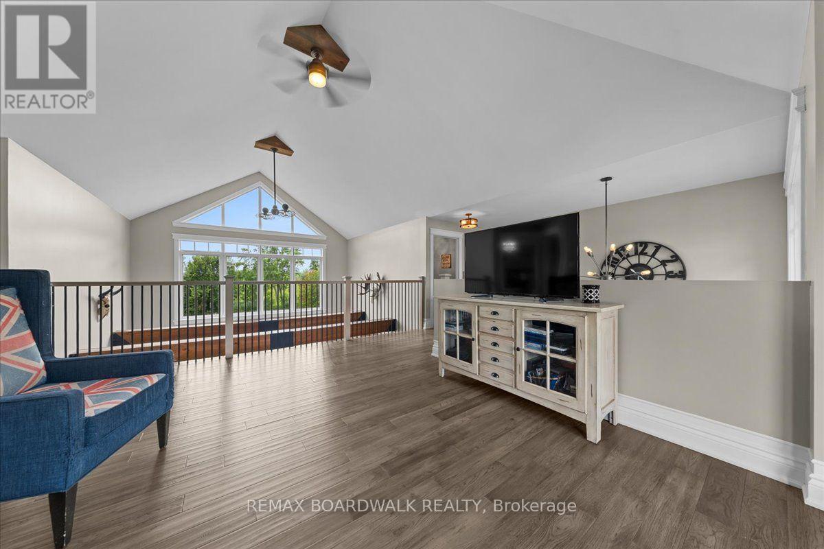 225 HILLCREST DRIVE - Image 27