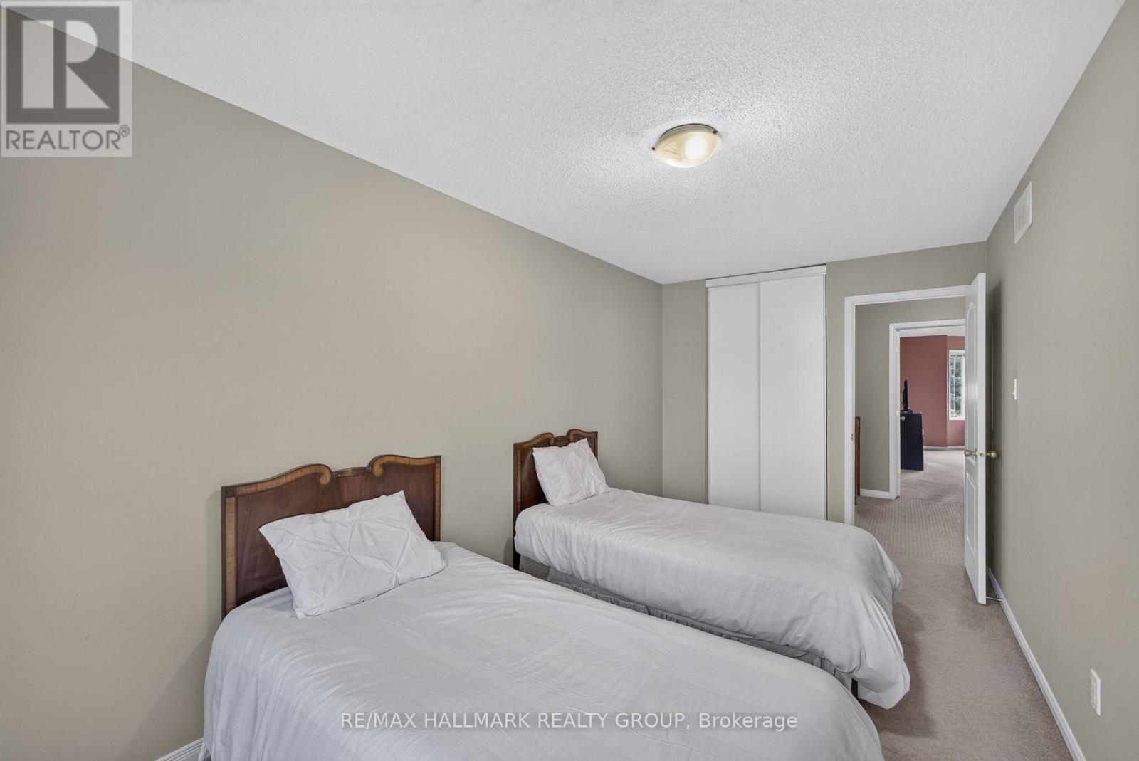 103 TALL OAK PRIVATE - 34