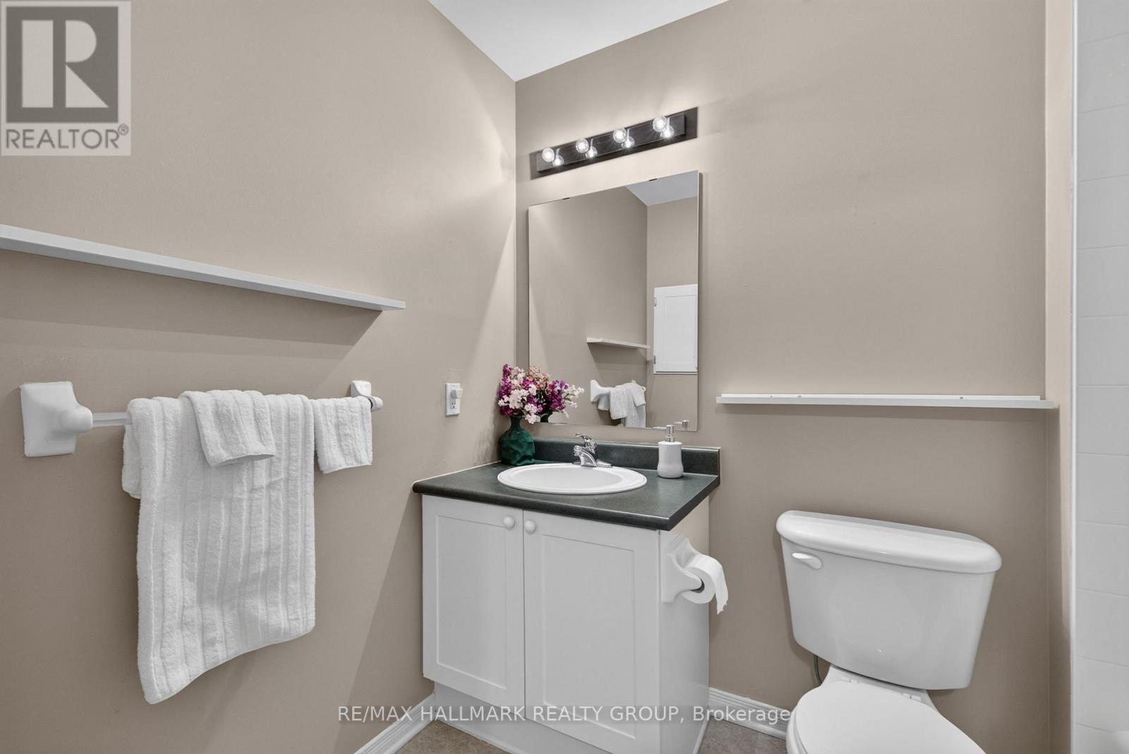 103 TALL OAK PRIVATE - 35