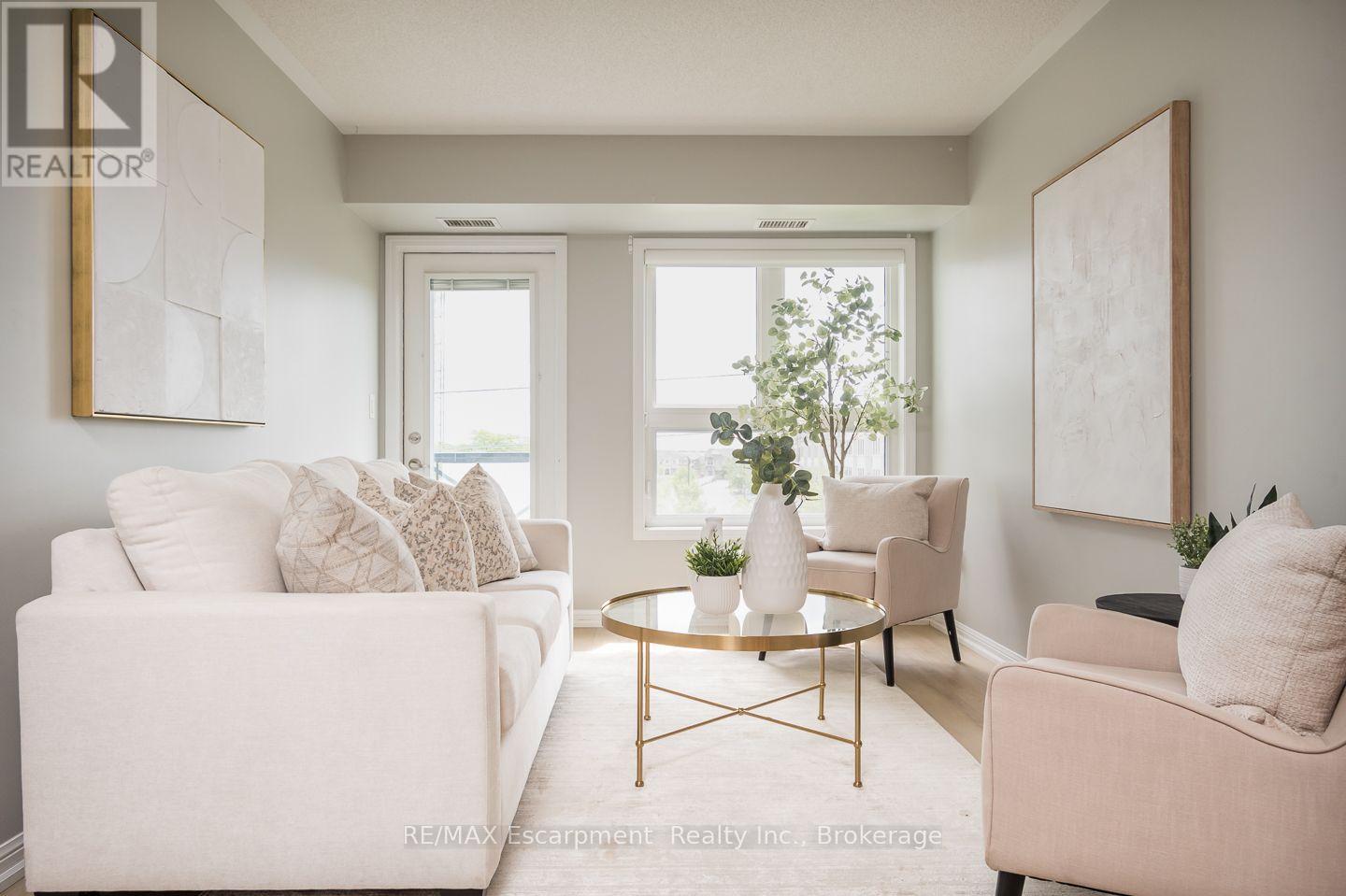 #307 1045 NADALIN HEIGHTS - 3