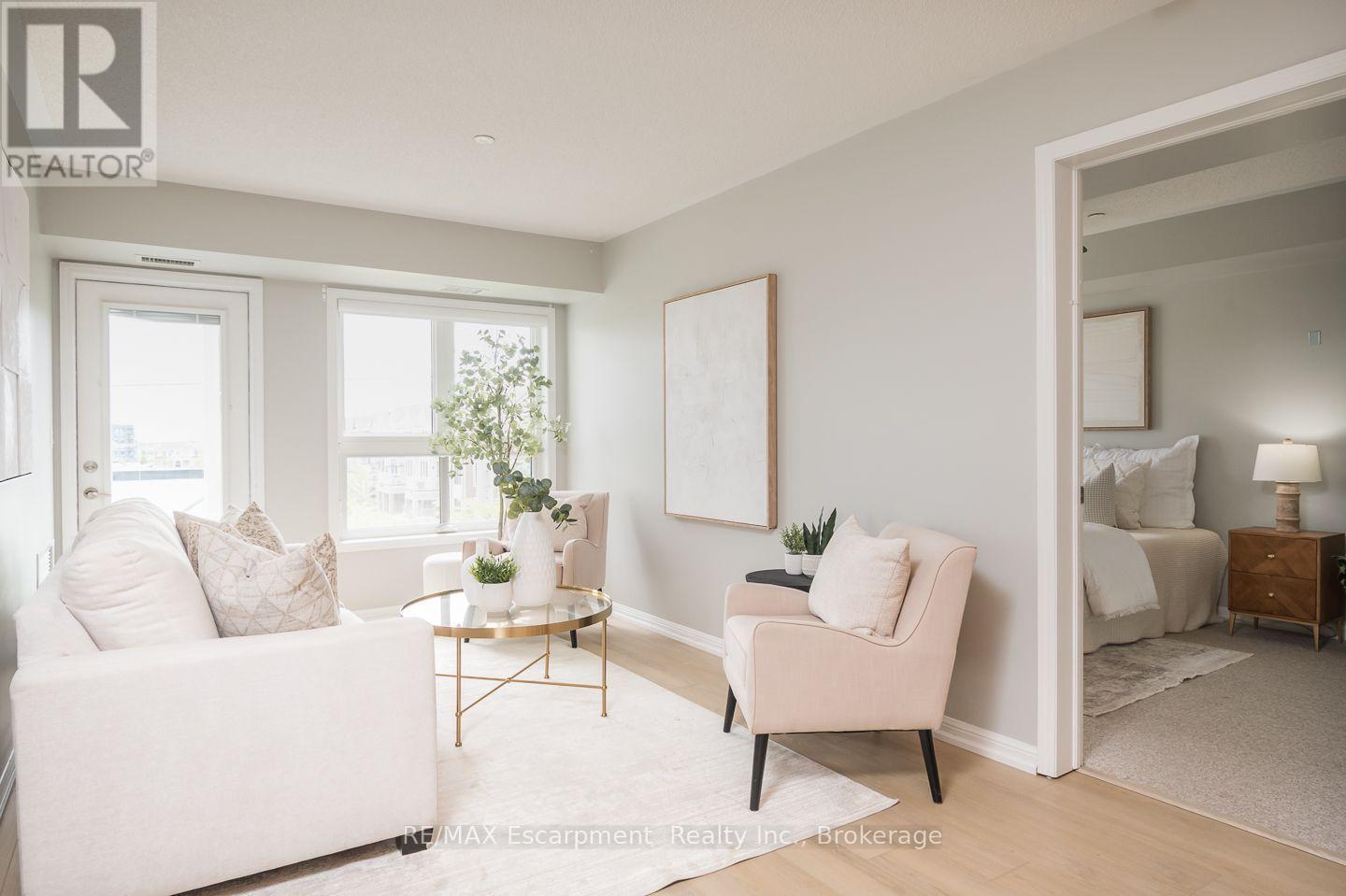#307 1045 NADALIN HEIGHTS - 5