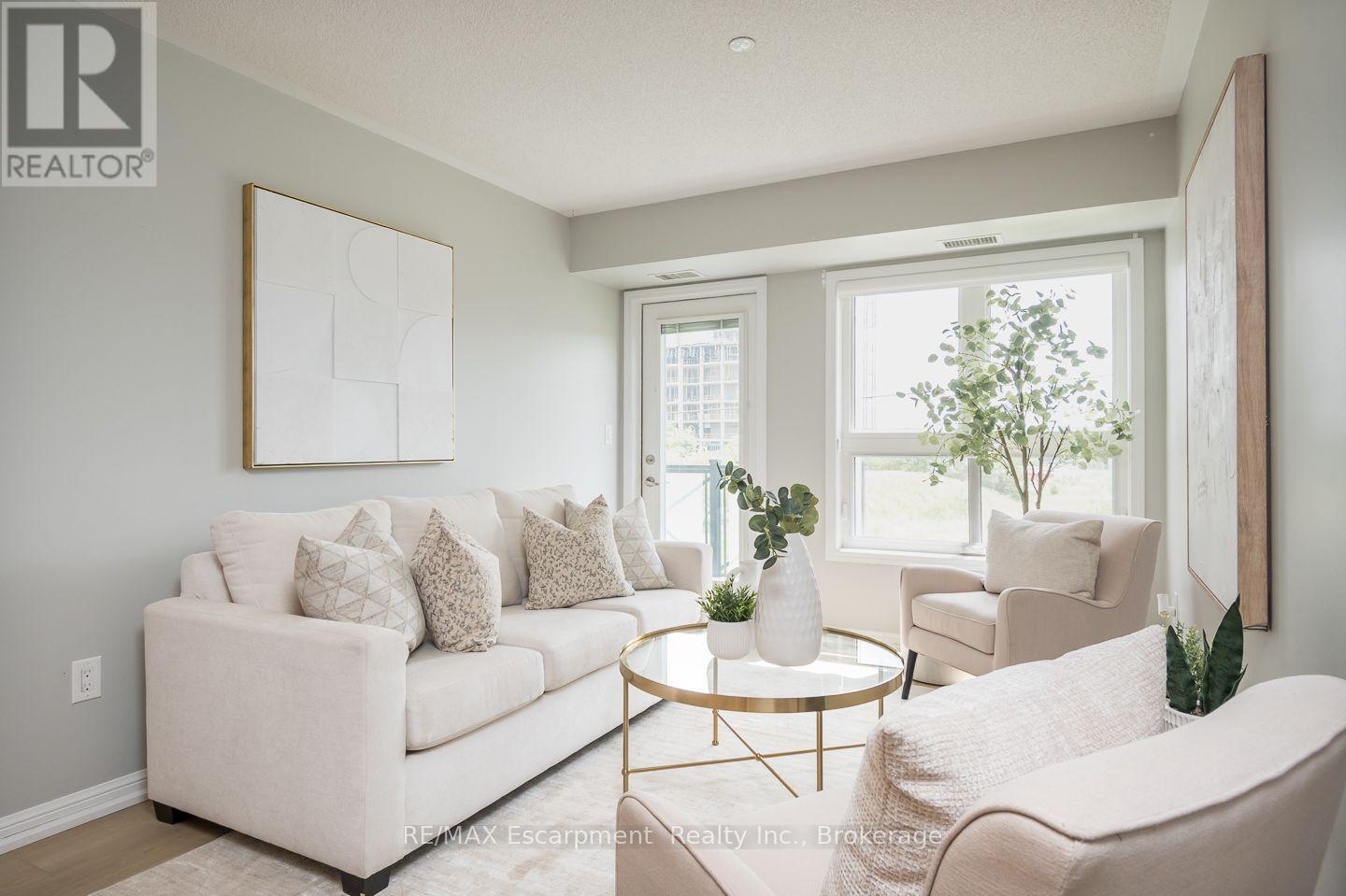 #307 1045 NADALIN HEIGHTS - 6