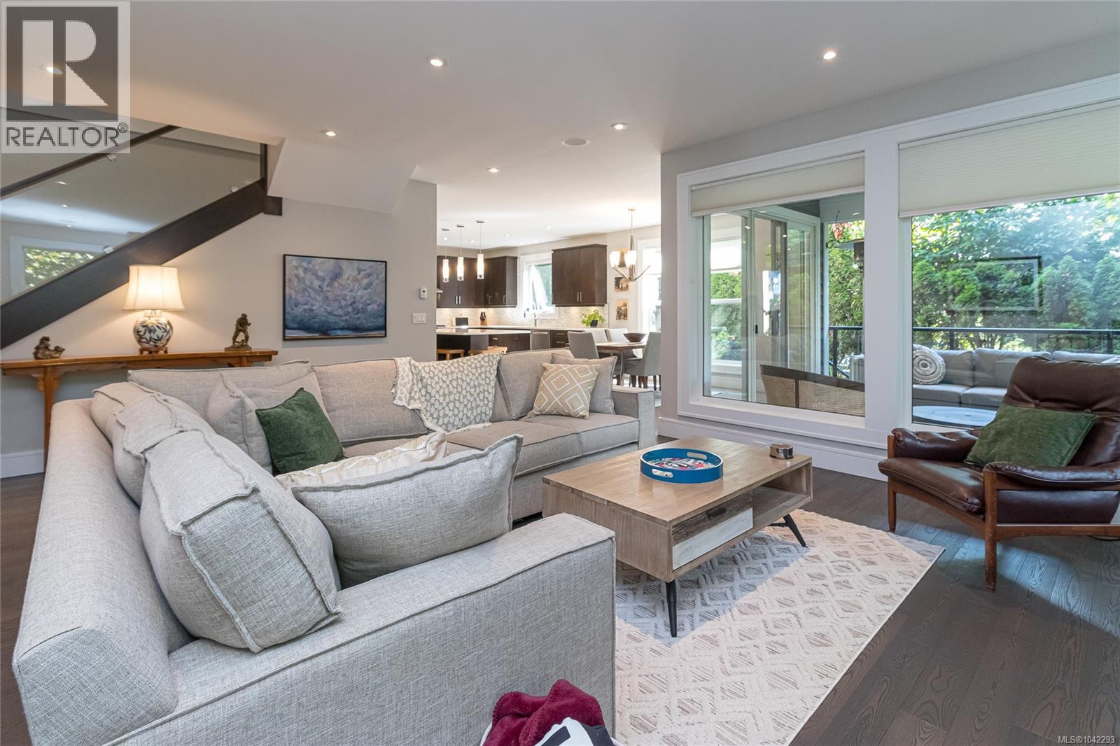 111 Parsons Rd - 10
