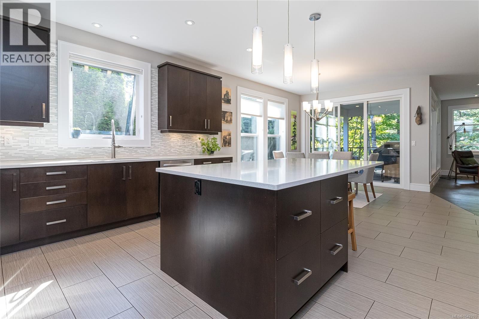 111 Parsons Rd - 16