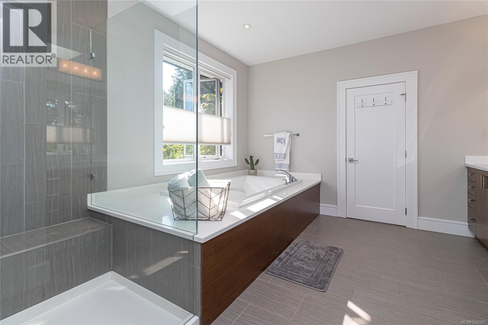 111 Parsons Rd - 22