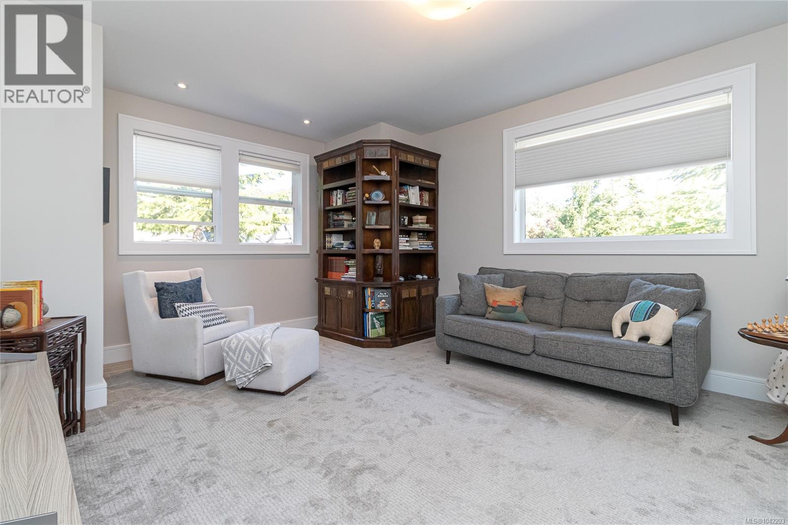 111 Parsons Rd - 35