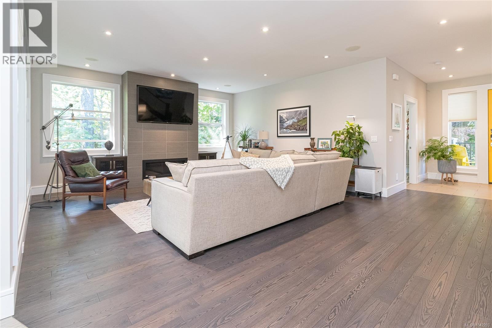 111 Parsons Rd - 6