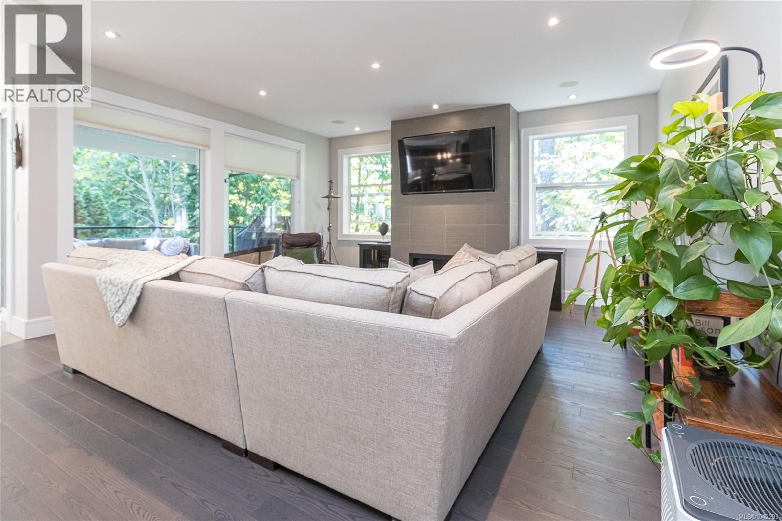111 Parsons Rd - 7