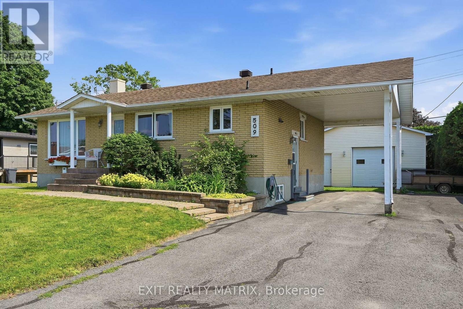 509 GHISLAIN STREET - 1