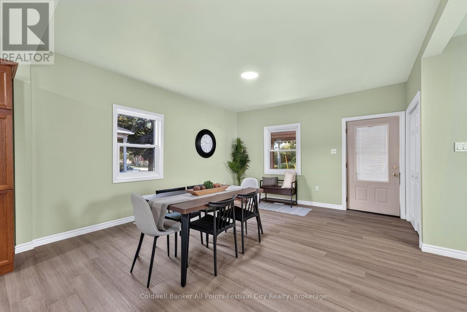 33 BRUCE STREET E - Image 11