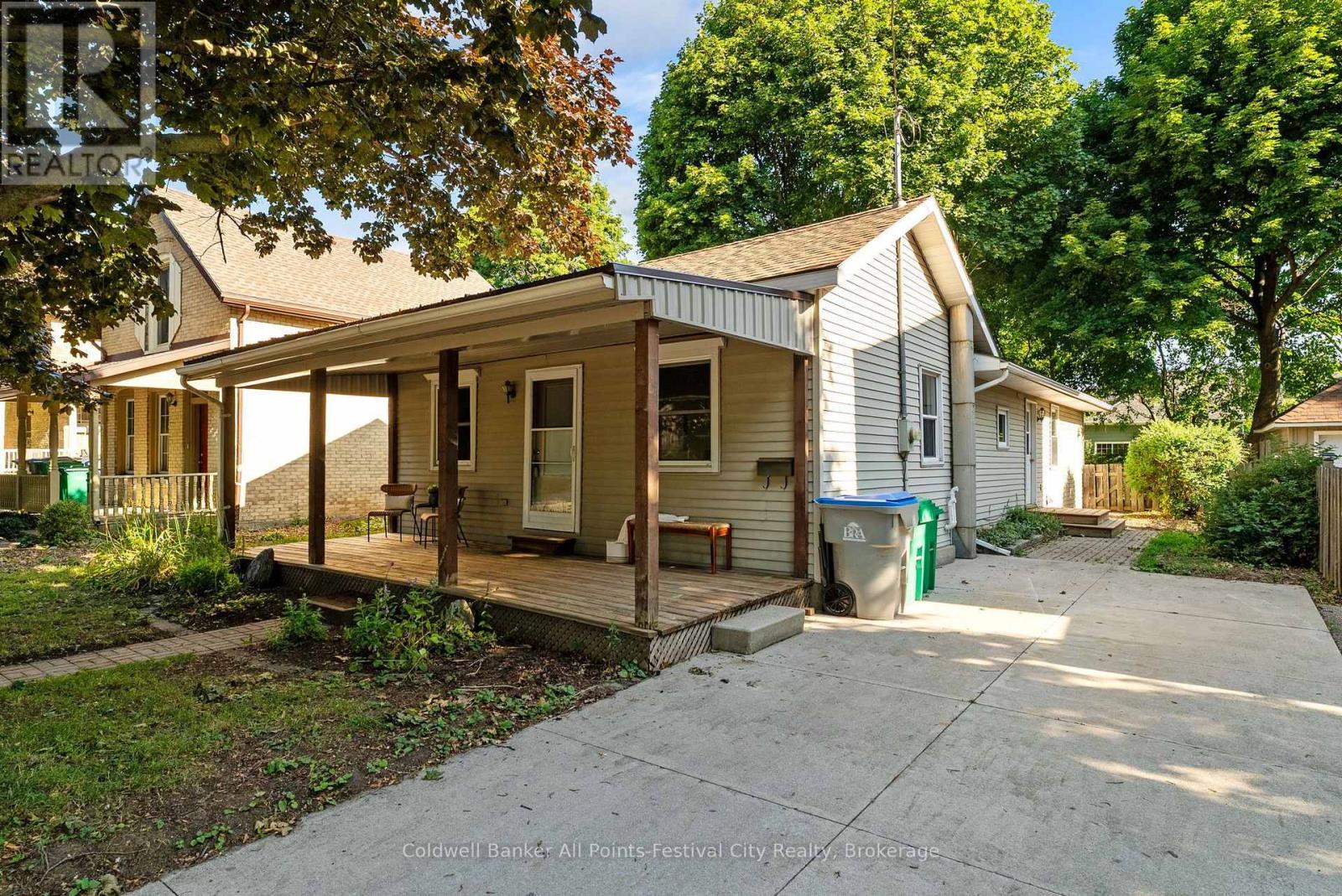33 BRUCE STREET E - 2