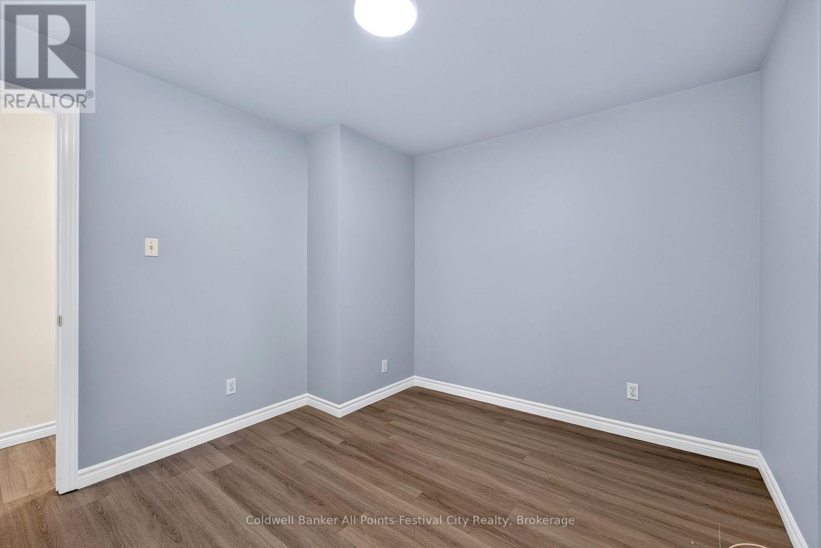 33 BRUCE STREET E - Image 26