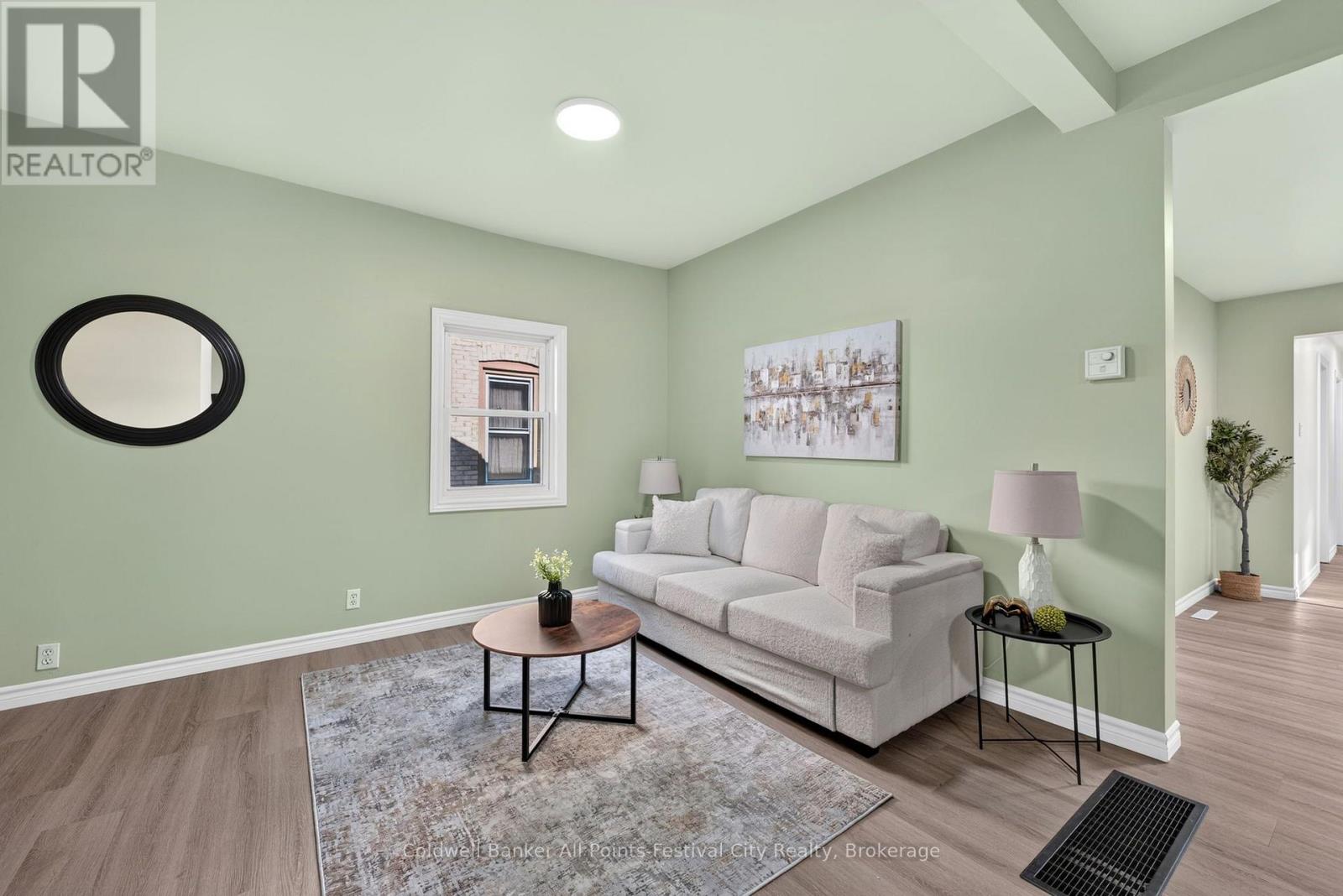33 BRUCE STREET E - Image 5