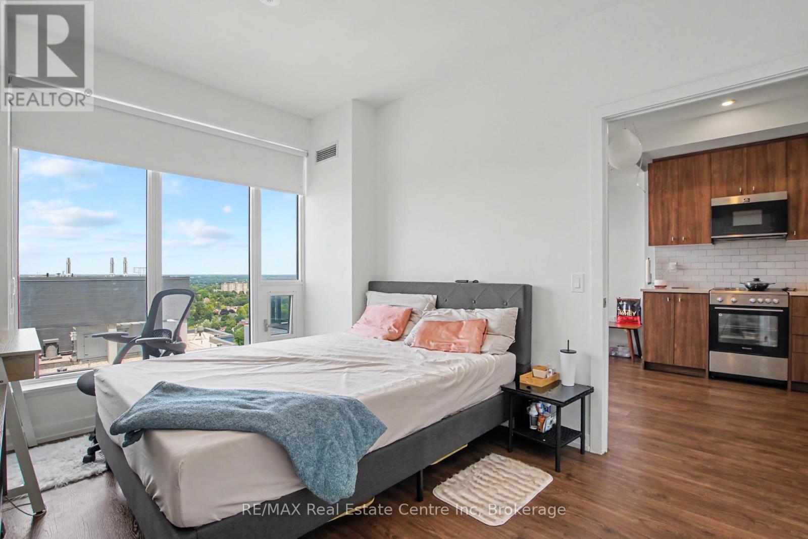 #2214 15 WELLINGTON STREET - Image 20