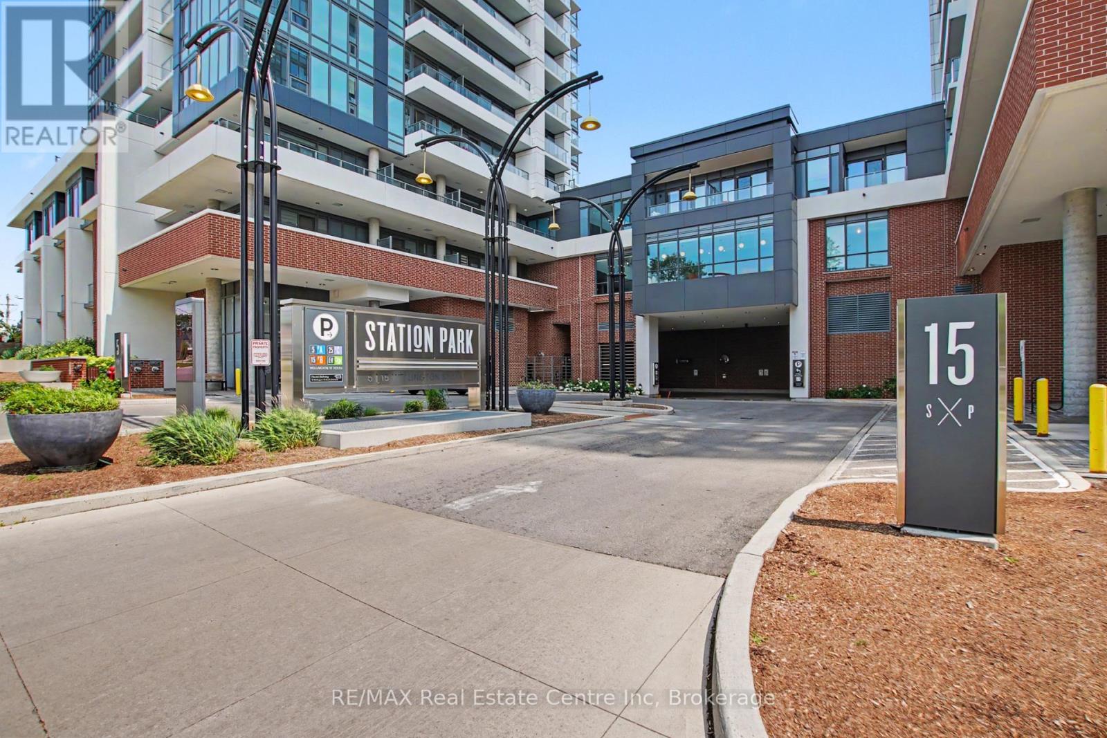 #2214 15 WELLINGTON STREET - Image 4