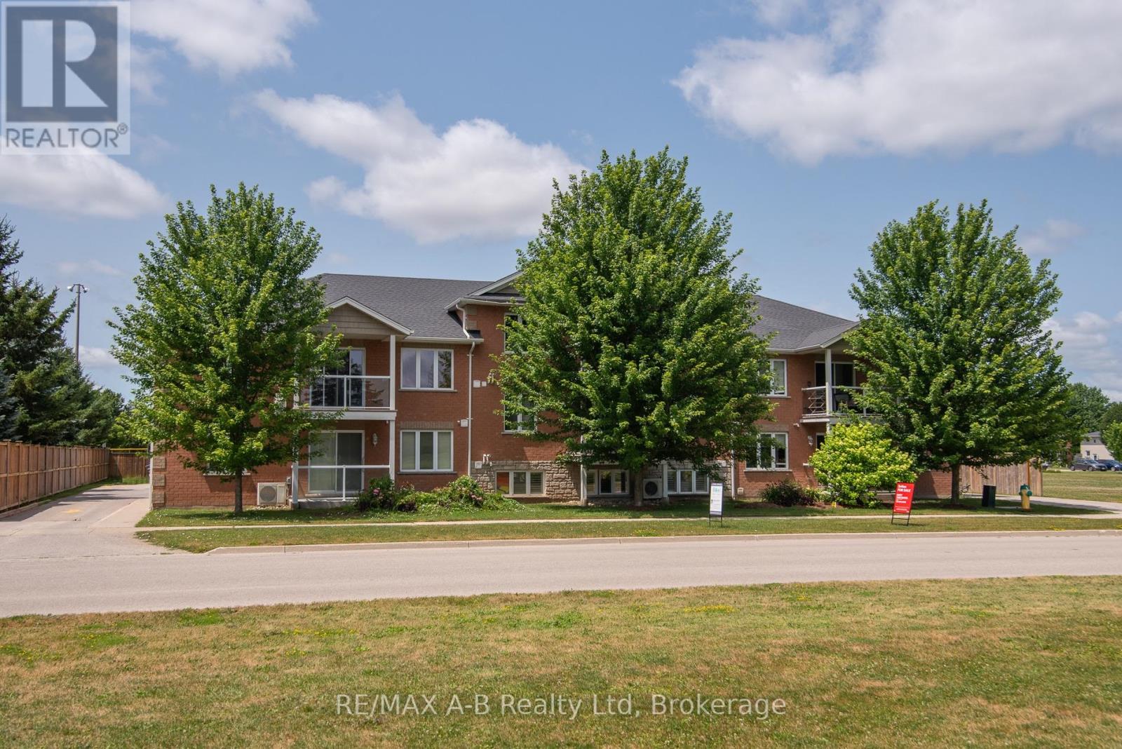 #1 148 BORDEN STREET - 1