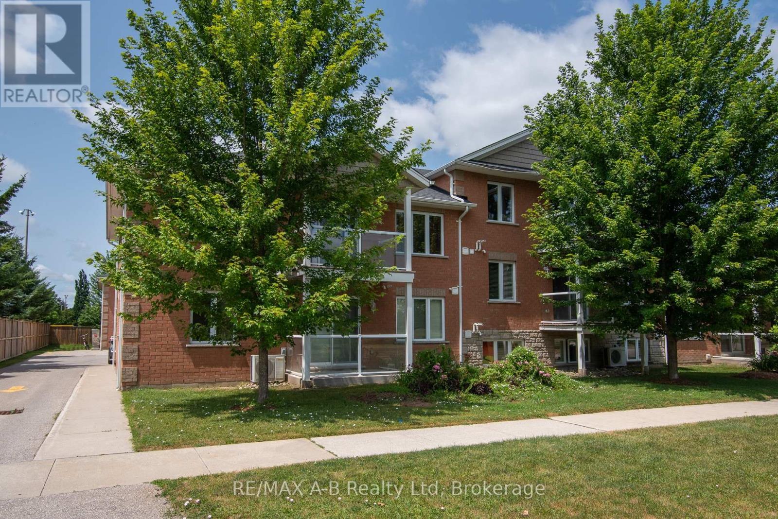 #1 148 BORDEN STREET - 10
