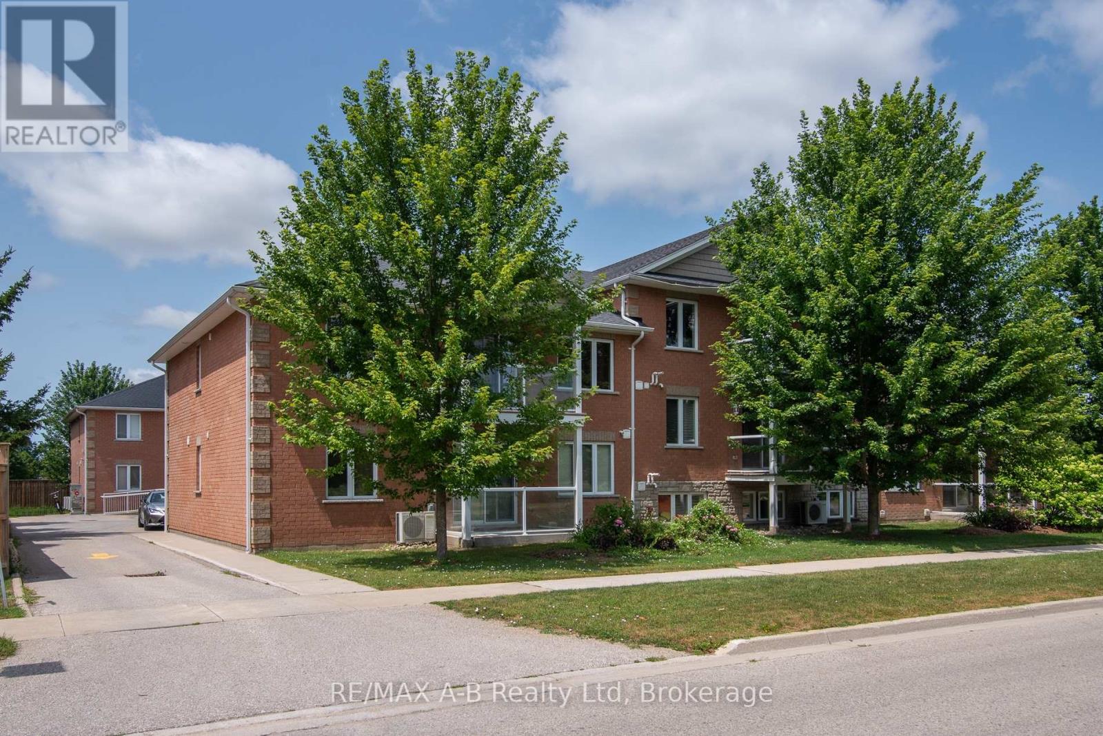 #1 148 BORDEN STREET - 11
