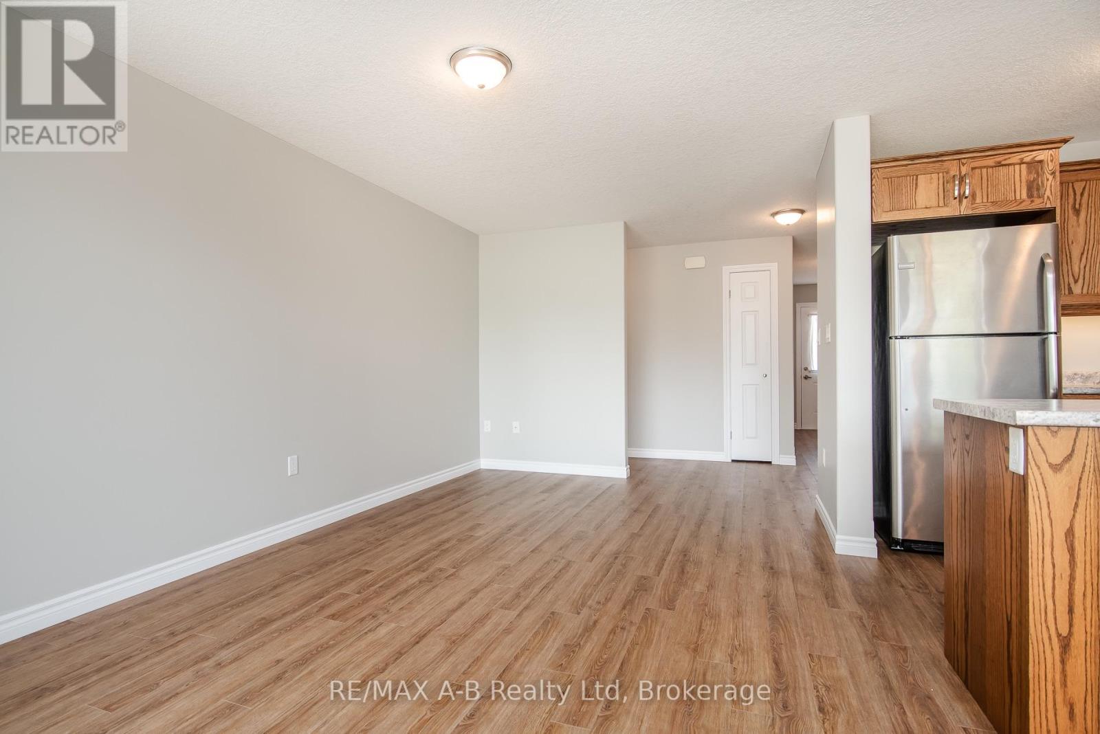 #1 148 BORDEN STREET - 22