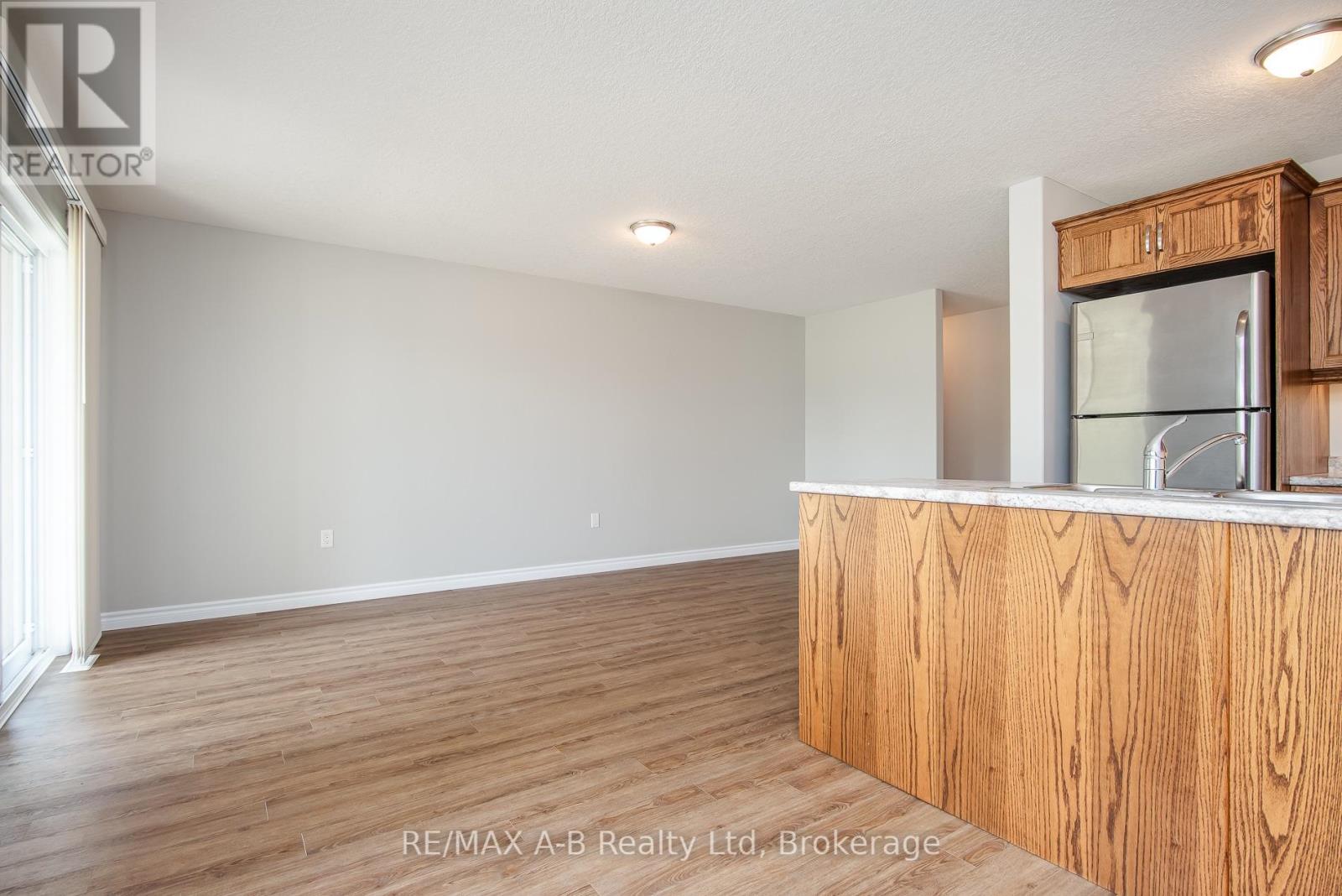#1 148 BORDEN STREET - 23