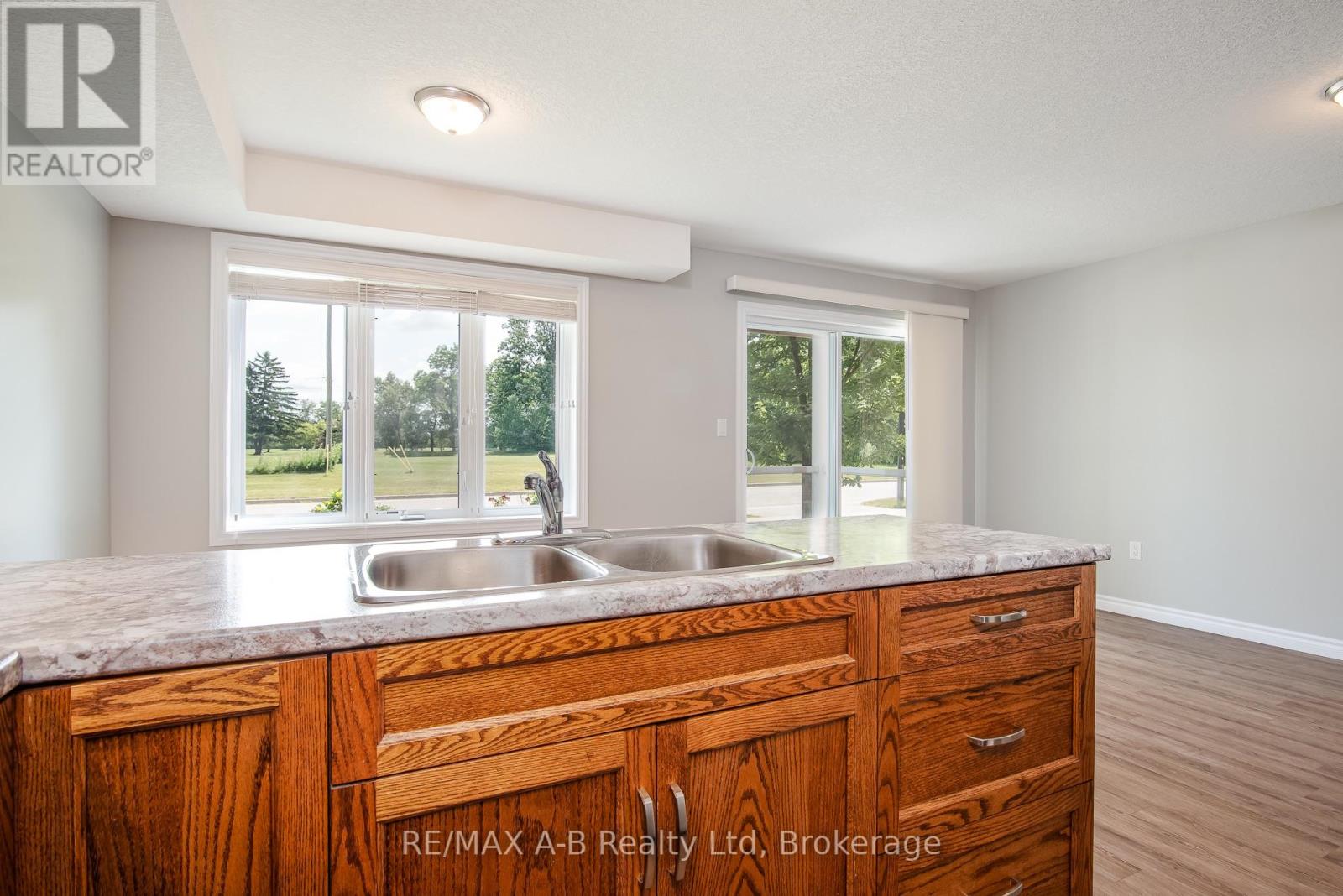#1 148 BORDEN STREET - 31