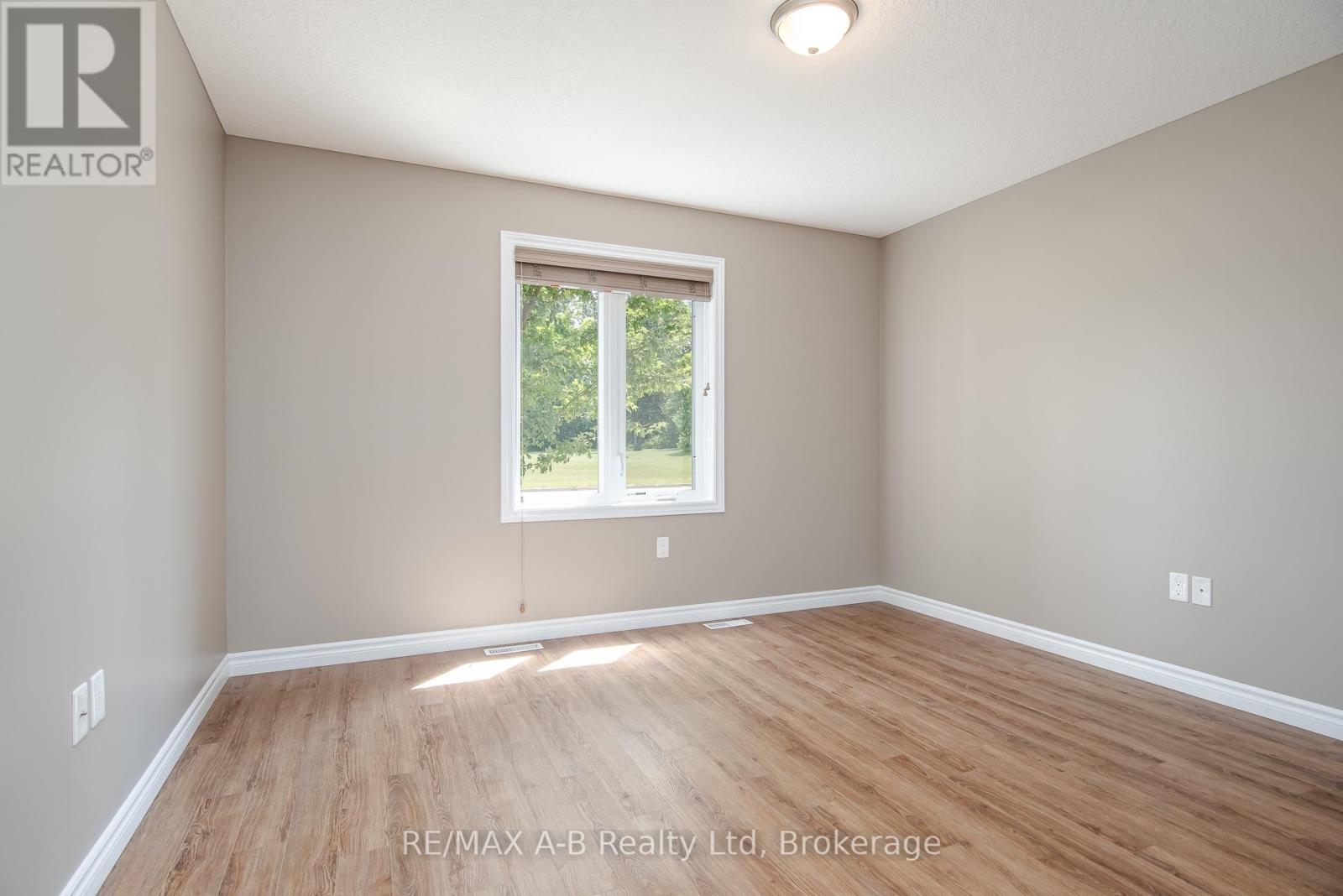 #1 148 BORDEN STREET - 32