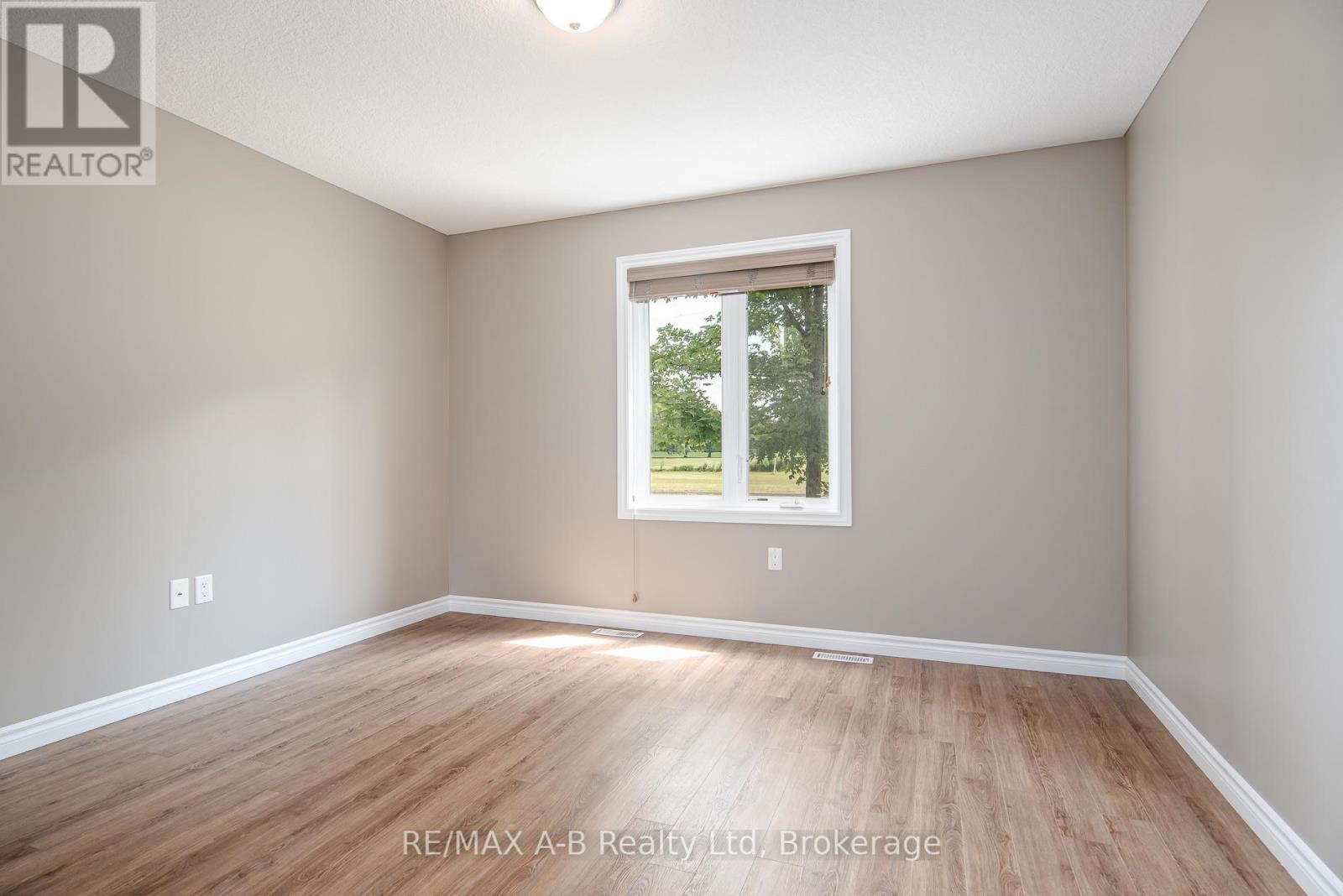 #1 148 BORDEN STREET - 33