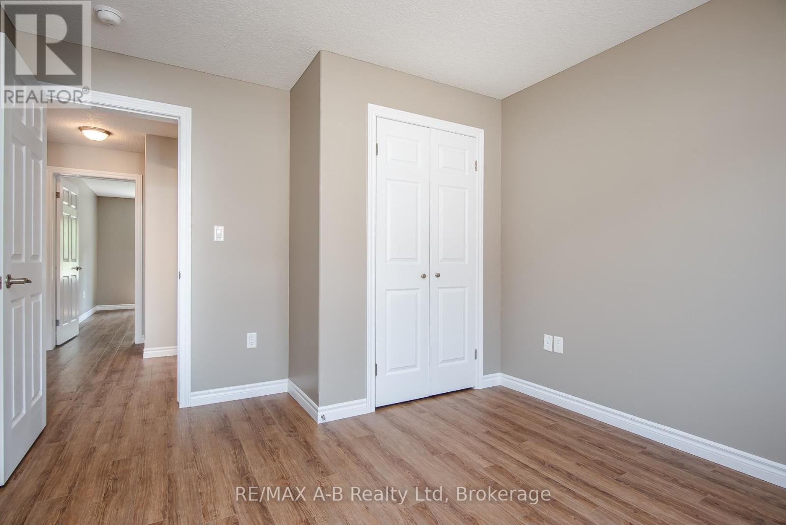 #1 148 BORDEN STREET - 37