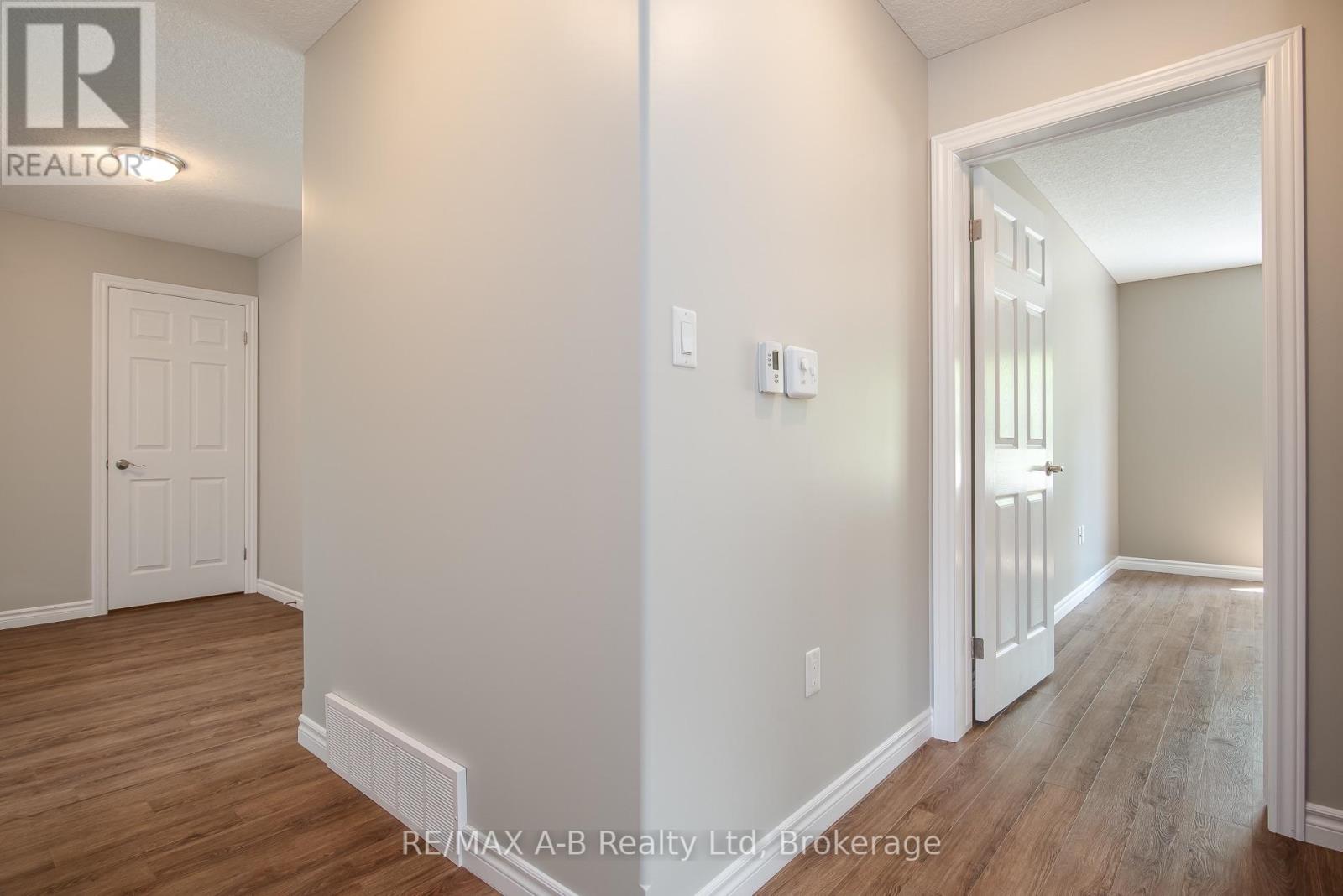 #1 148 BORDEN STREET - 38