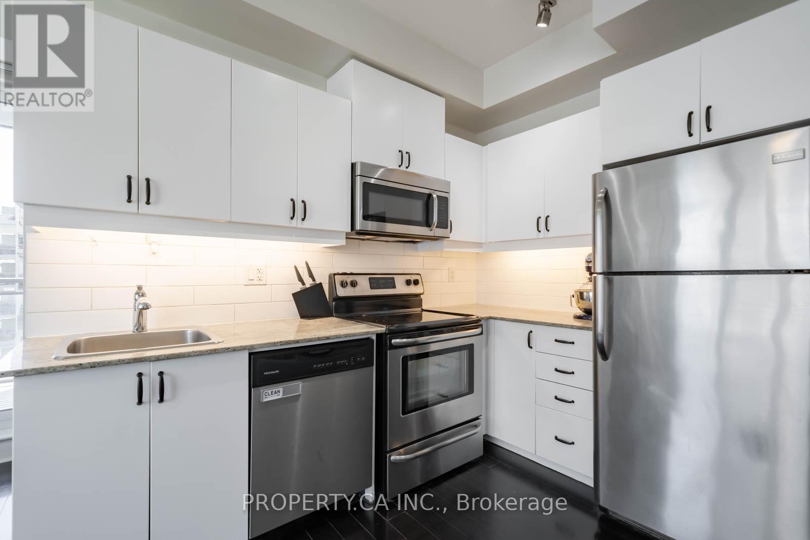 #516 17 KENASTON GARDENS - 11