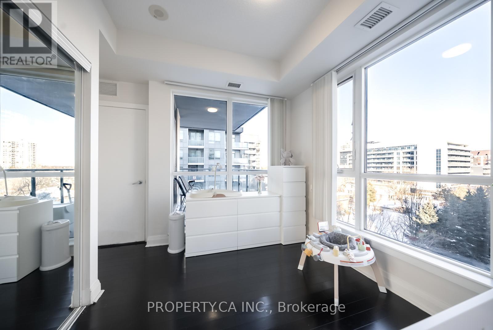 #516 17 KENASTON GARDENS - 17
