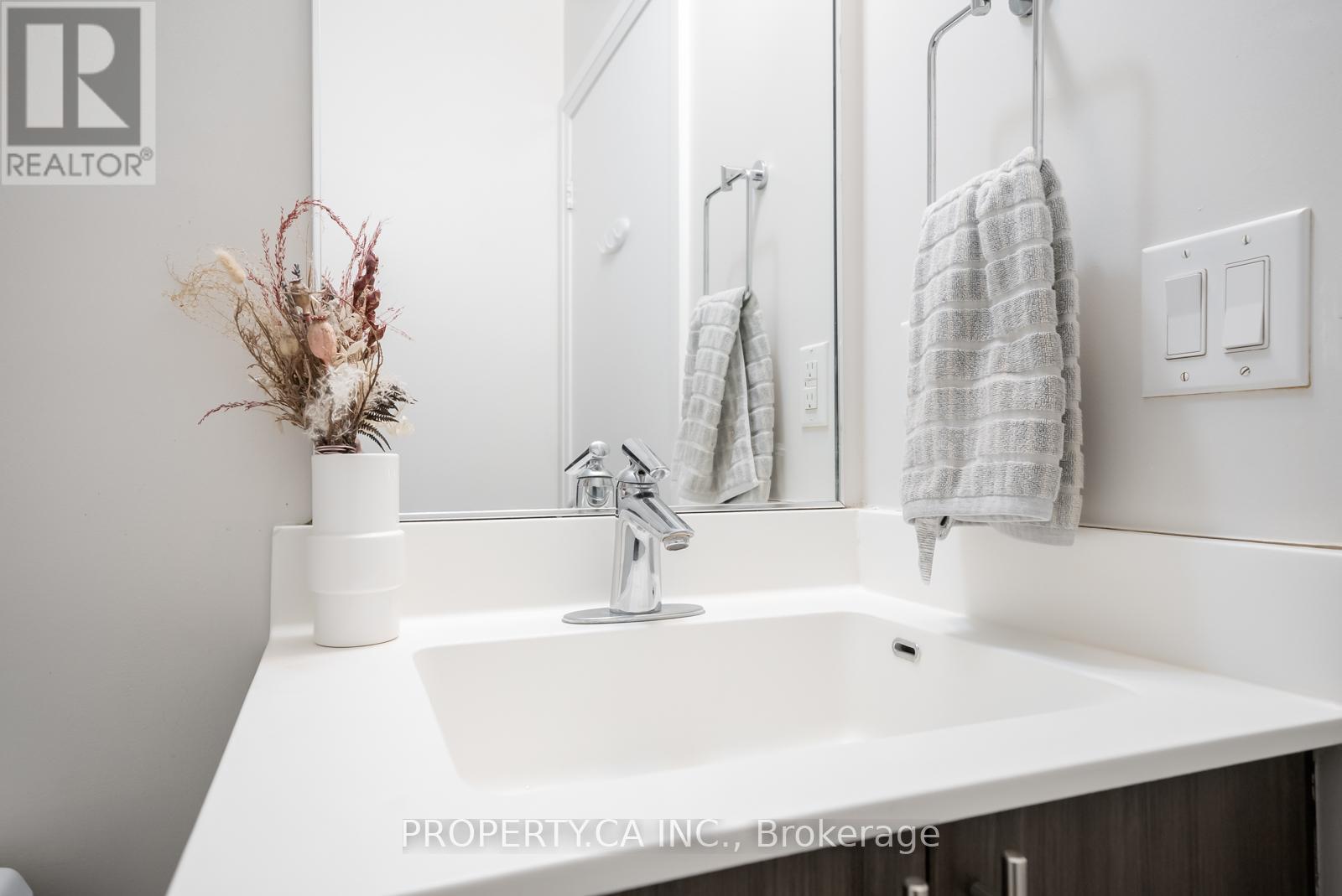 #516 17 KENASTON GARDENS - 18