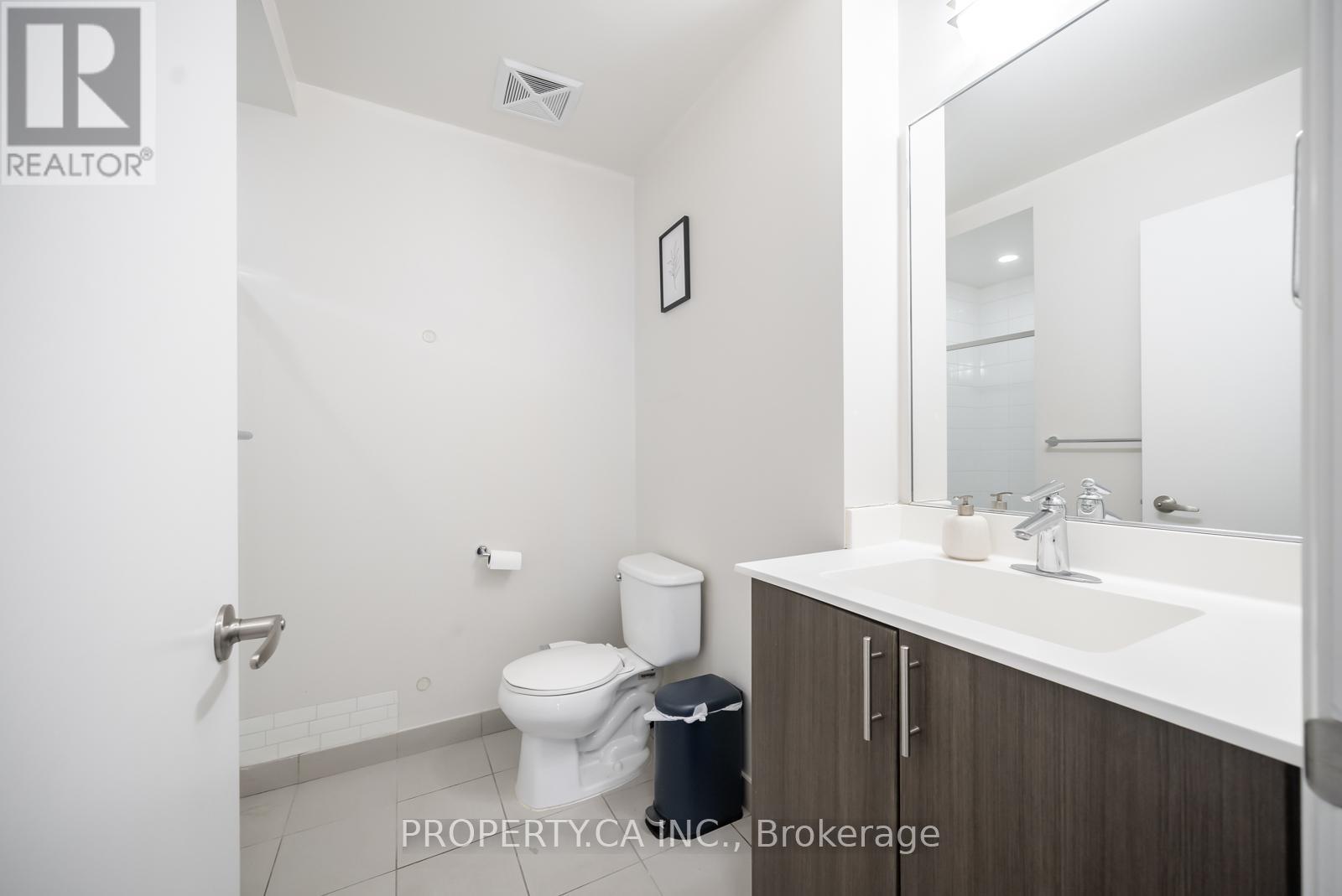 #516 17 KENASTON GARDENS - 23