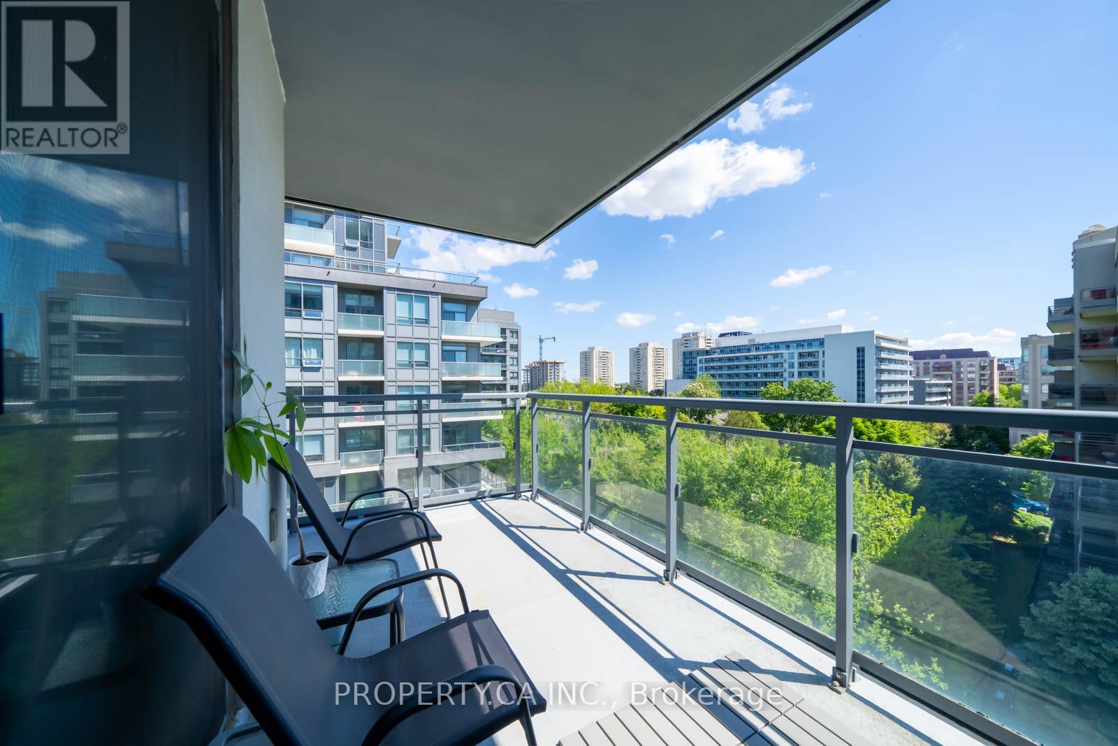 #516 17 KENASTON GARDENS - 26