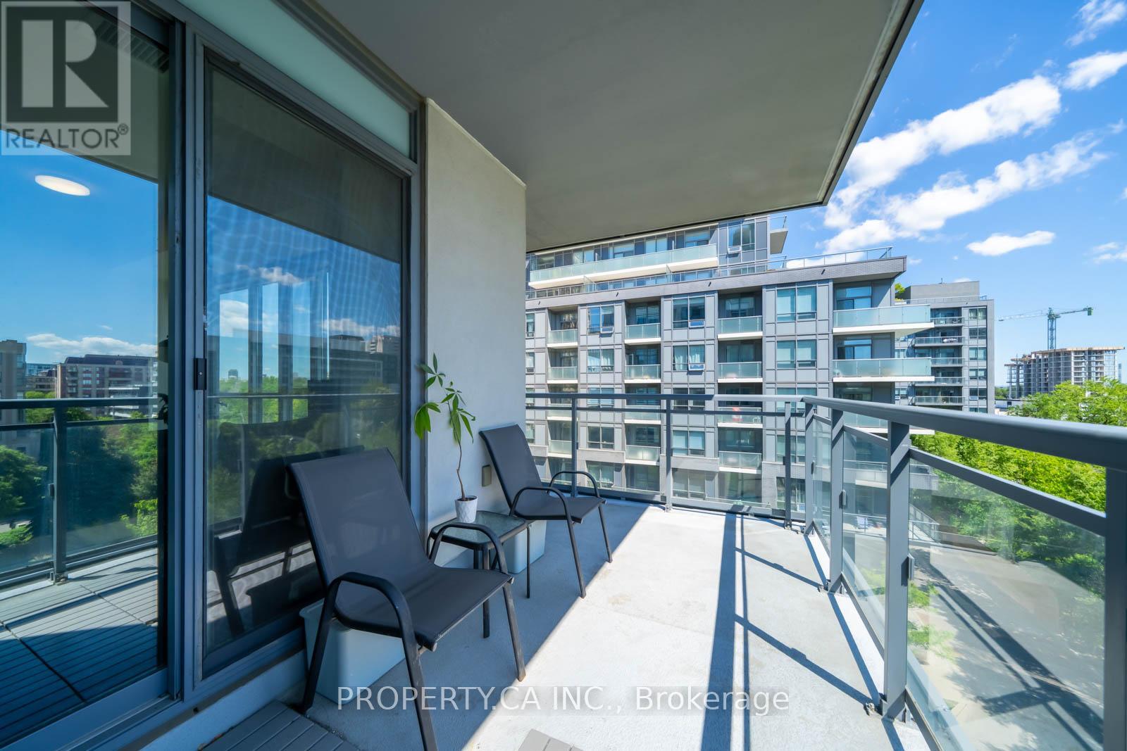 #516 17 KENASTON GARDENS - 27