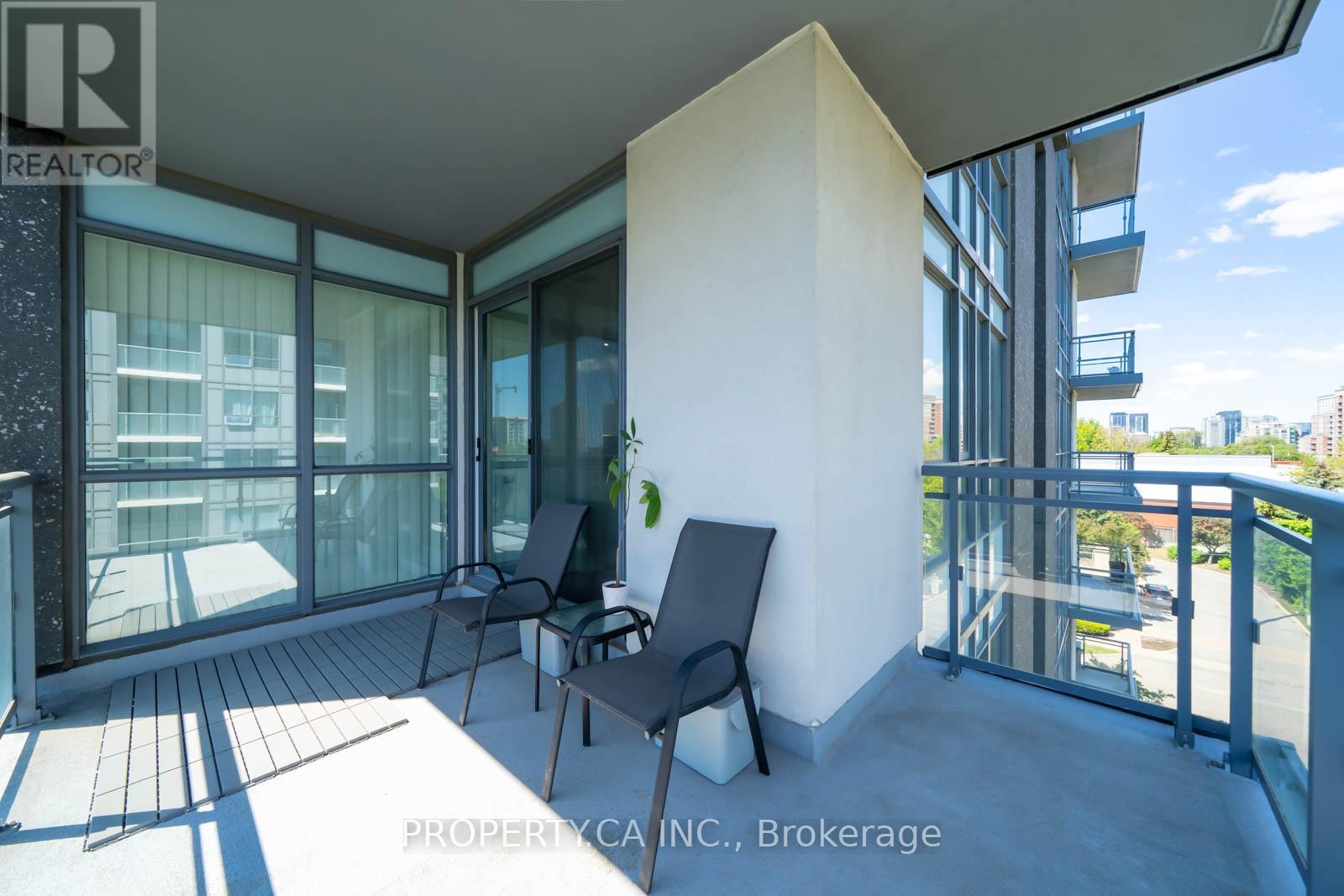#516 17 KENASTON GARDENS - 29