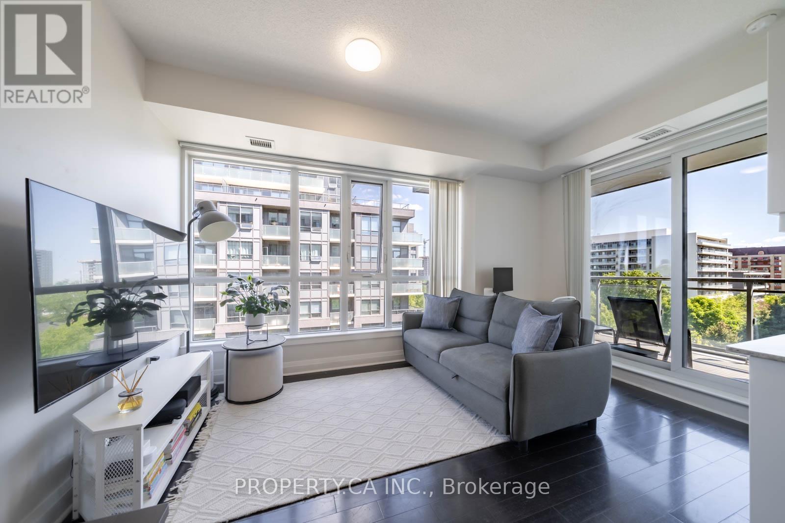 #516 17 KENASTON GARDENS - 4