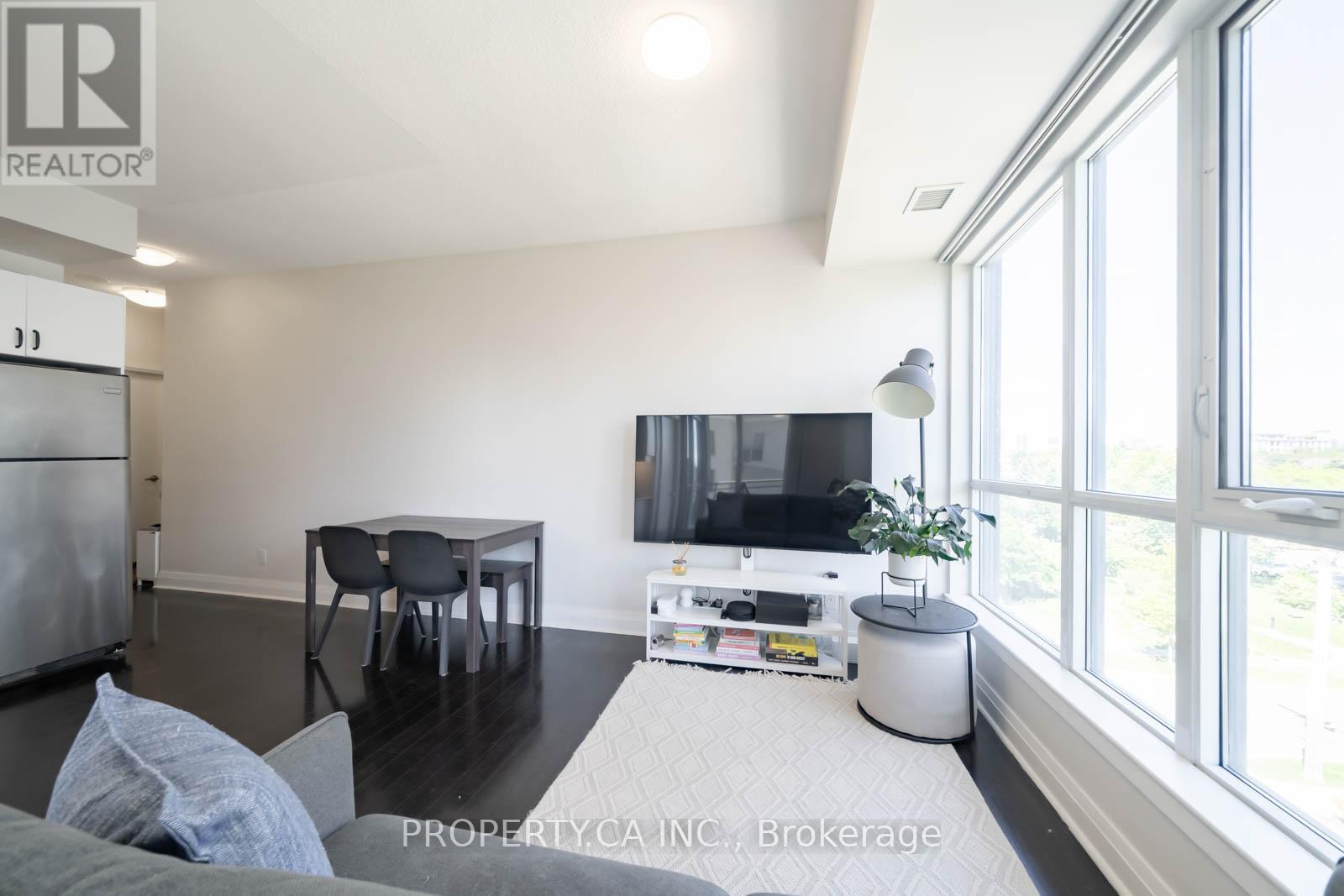#516 17 KENASTON GARDENS - 6
